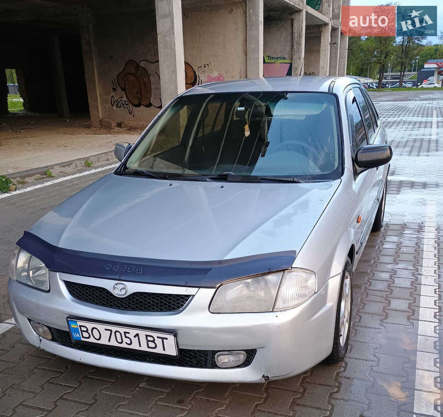 Головне фото звіту автомобіля MAZDA 323 2000