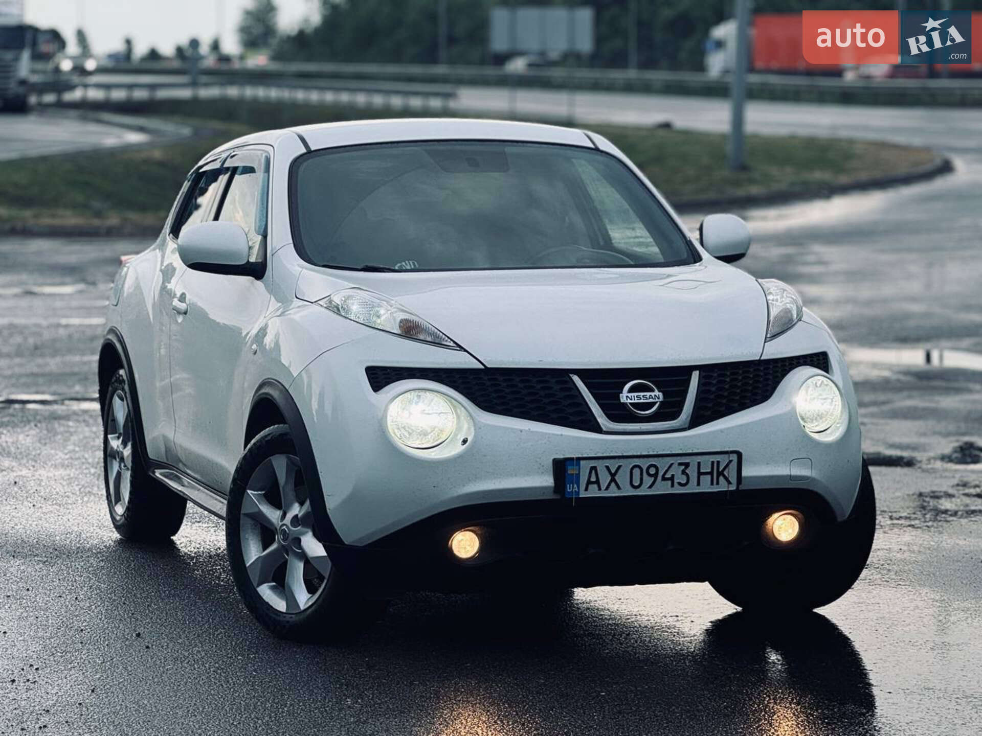 Головне фото звіту автомобіля NISSAN JUKE 2012