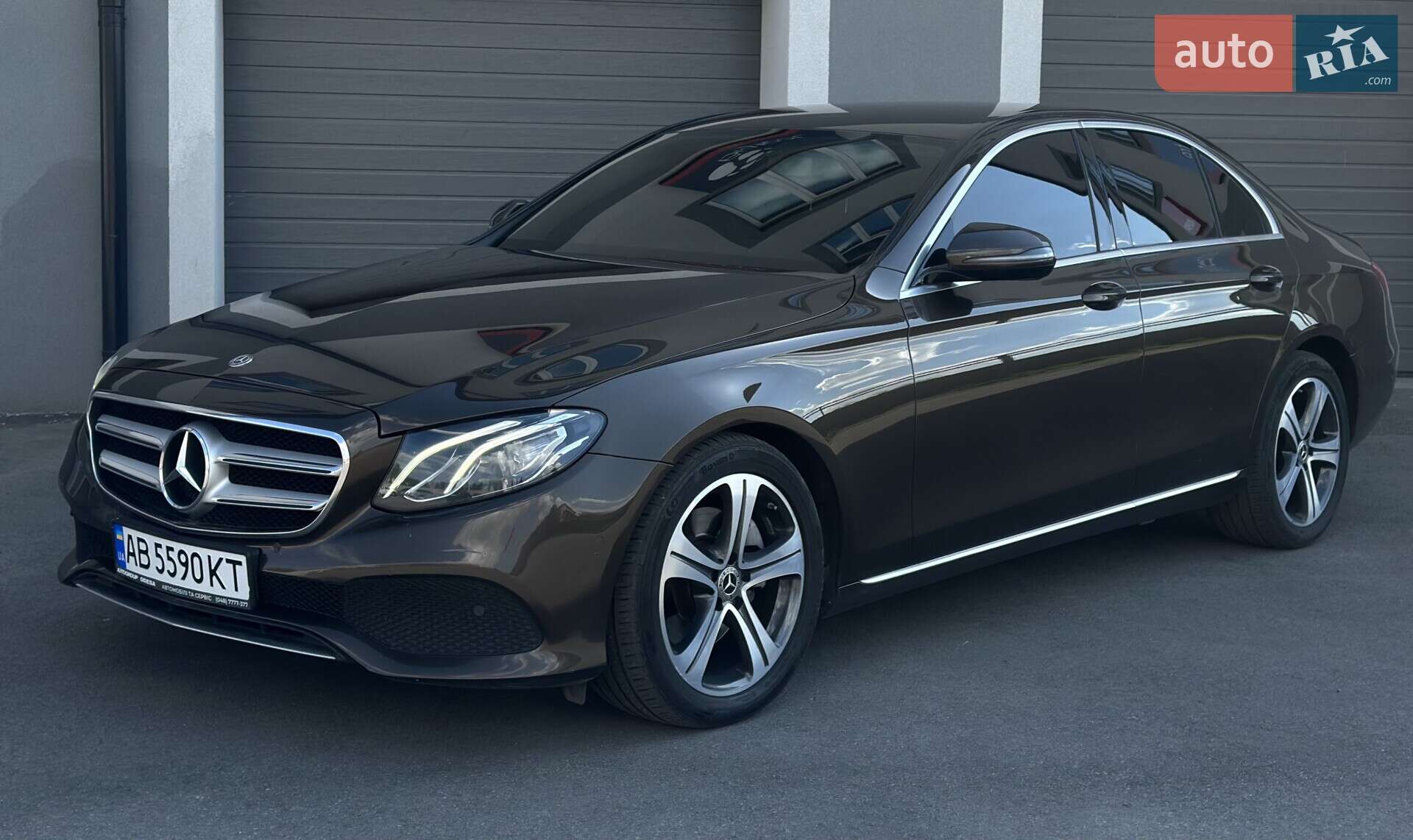 MERCEDES-BENZ E 220 D