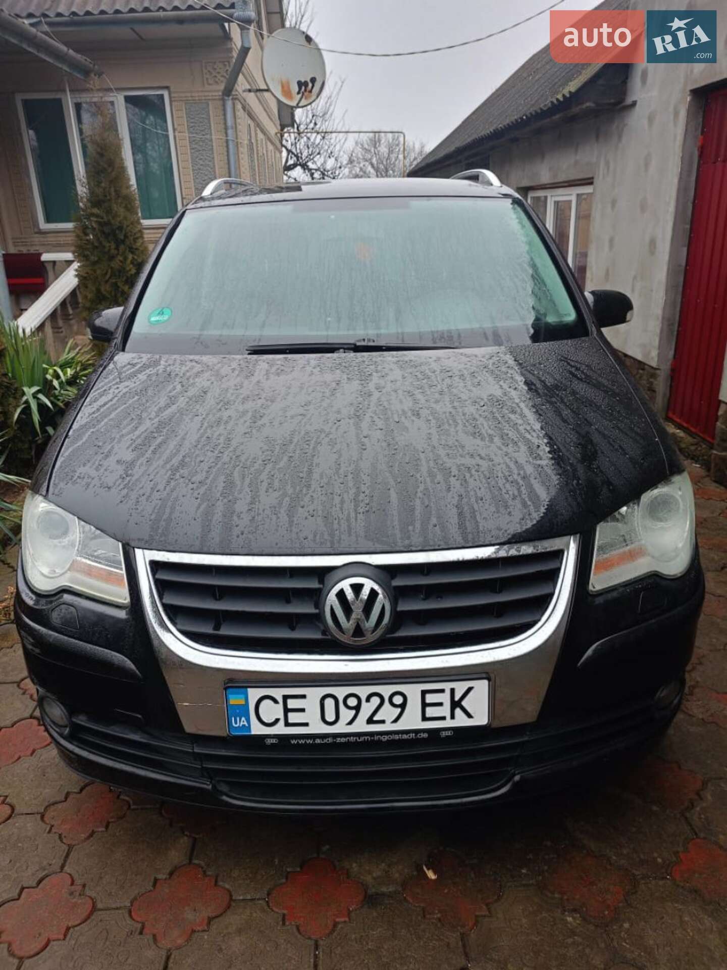 VOLKSWAGEN TOURAN 2004