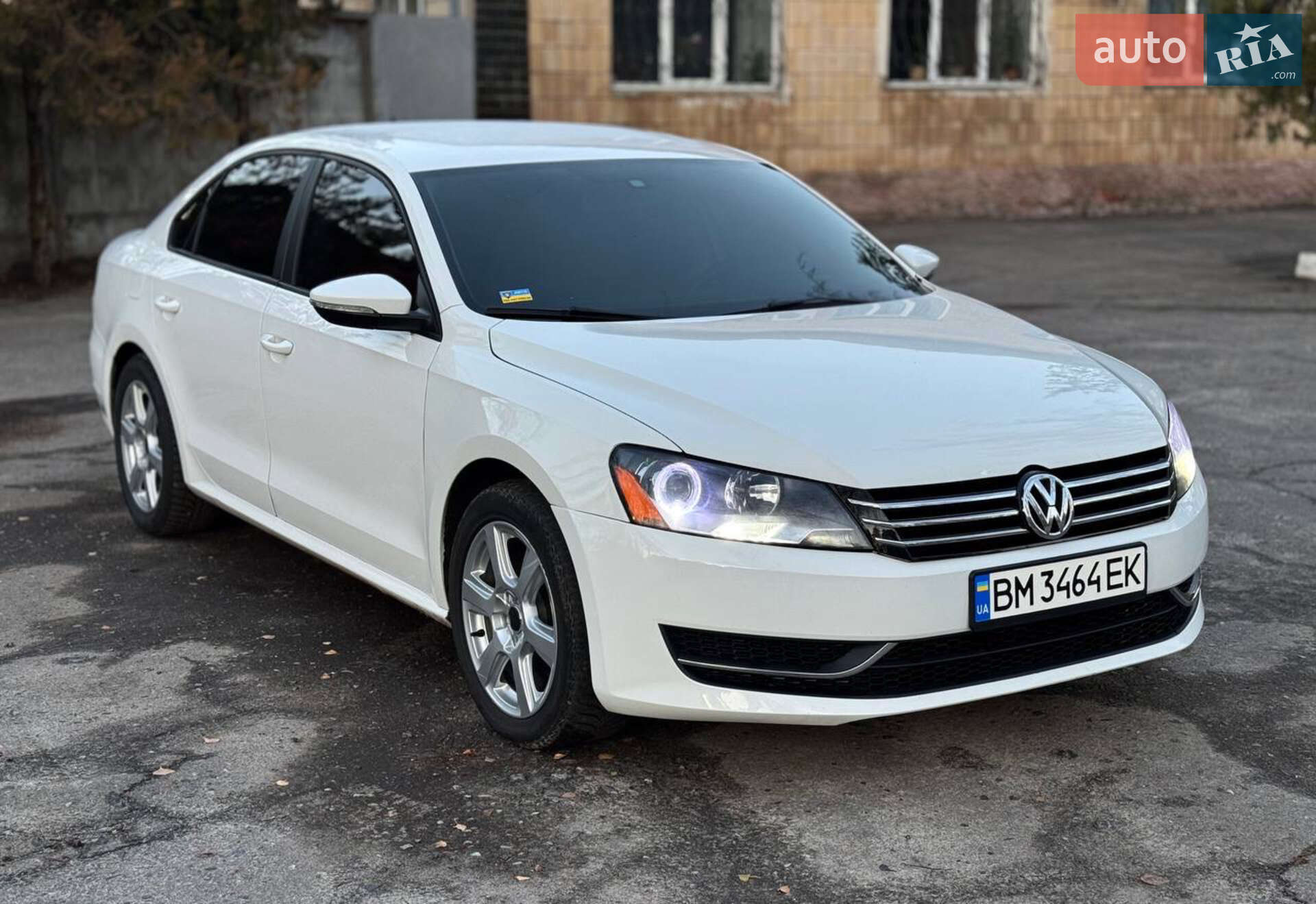 VOLKSWAGEN PASSAT 2011