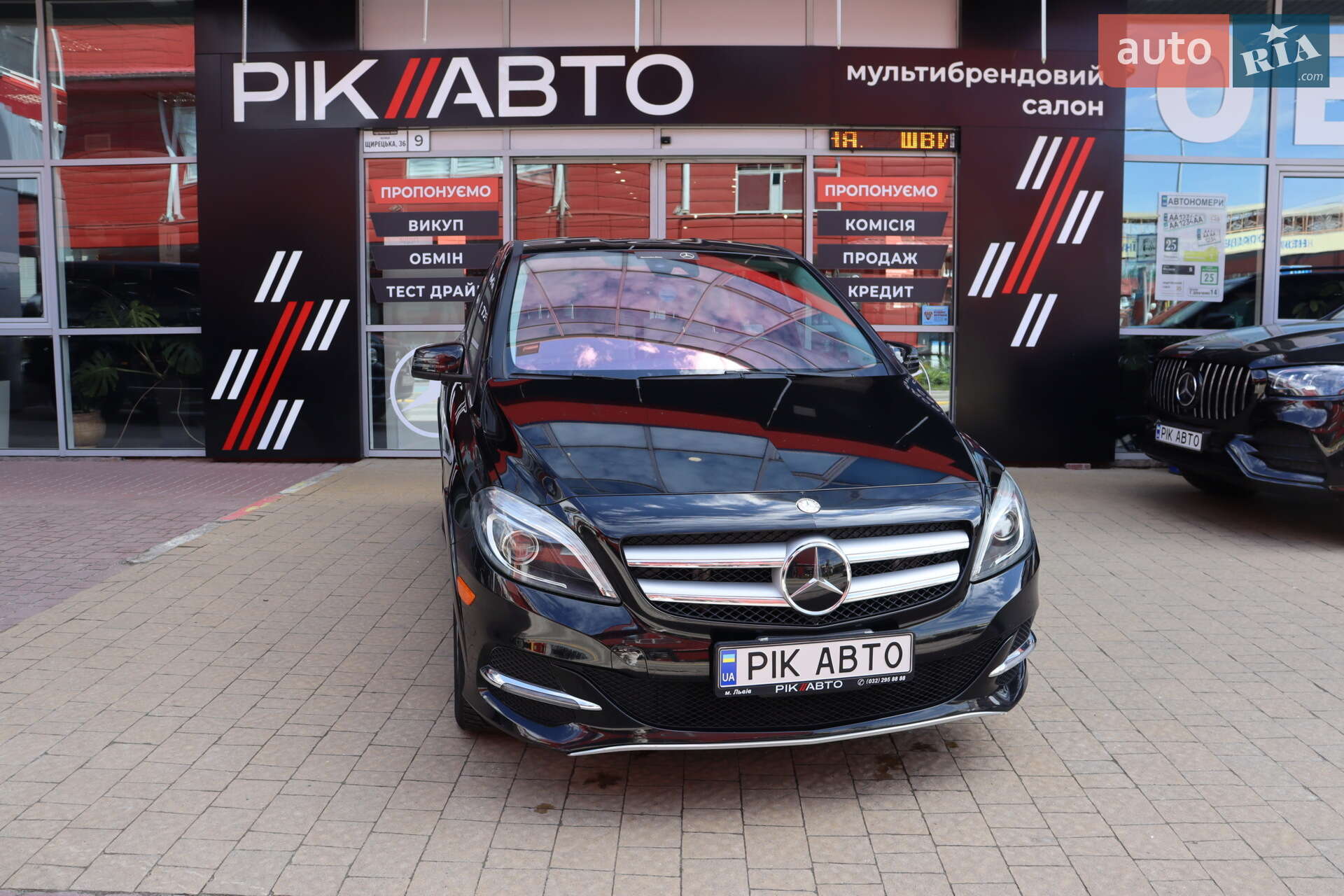 MERCEDES-BENZ B 250 2016