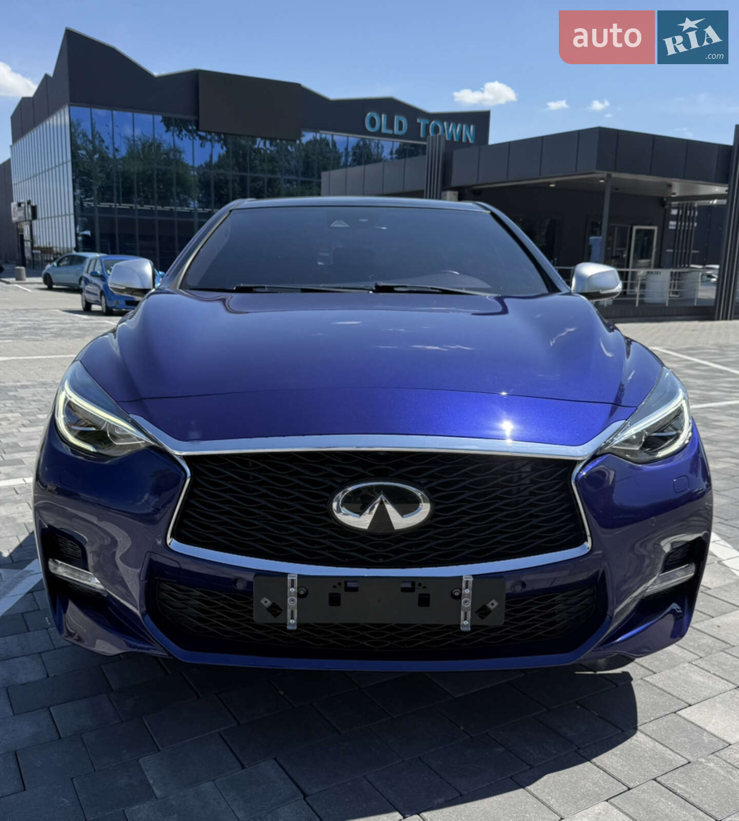INFINITI Q30 2017