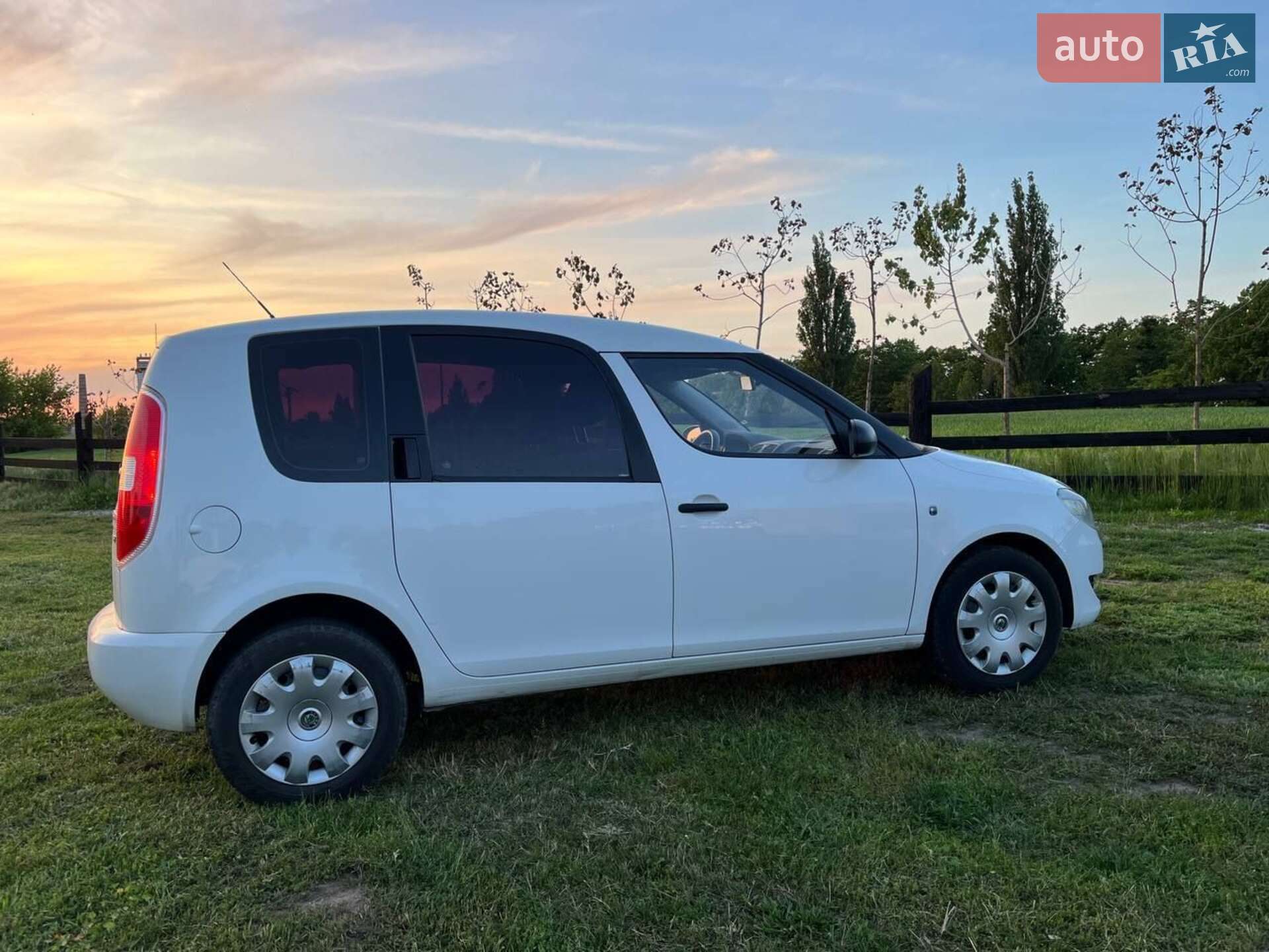 SKODA ROOMSTER 2013