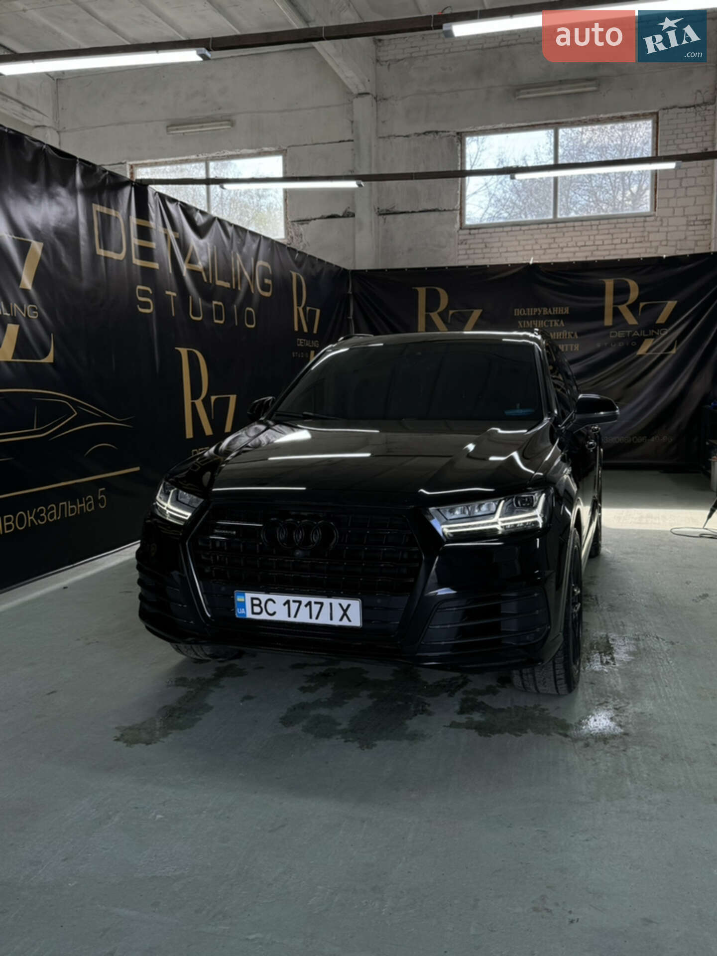 Головне фото звіту автомобіля AUDI Q7 2016