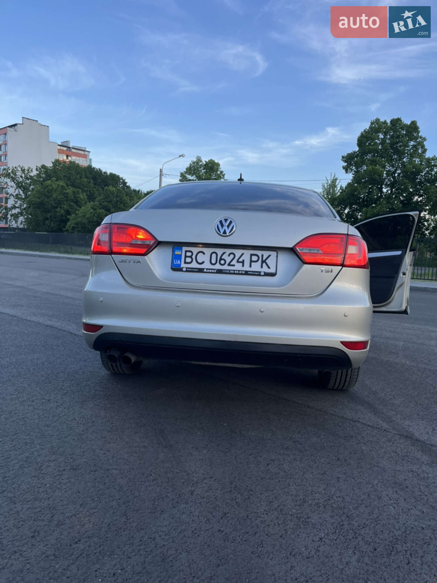 VOLKSWAGEN JETTA 2012