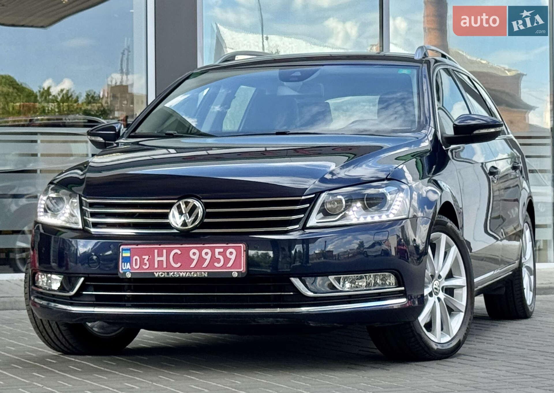 VOLKSWAGEN PASSAT 2011