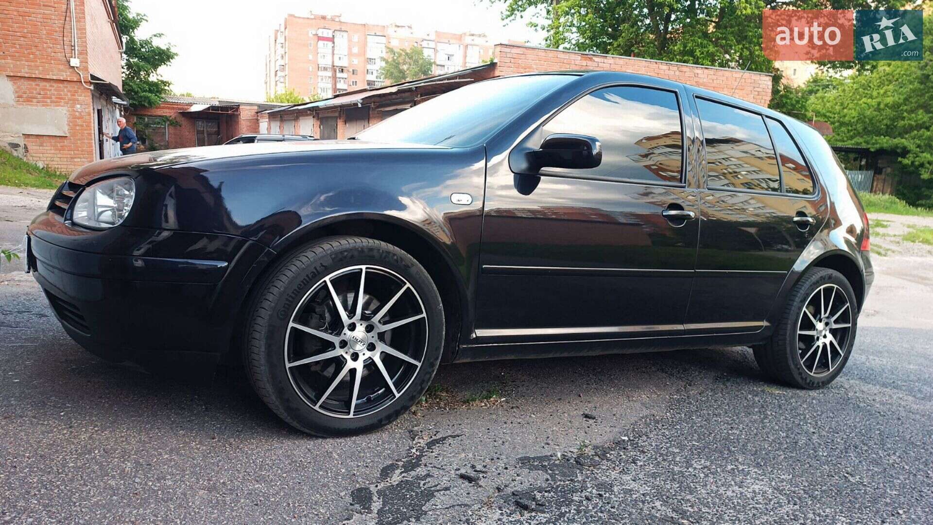 VOLKSWAGEN GOLF
