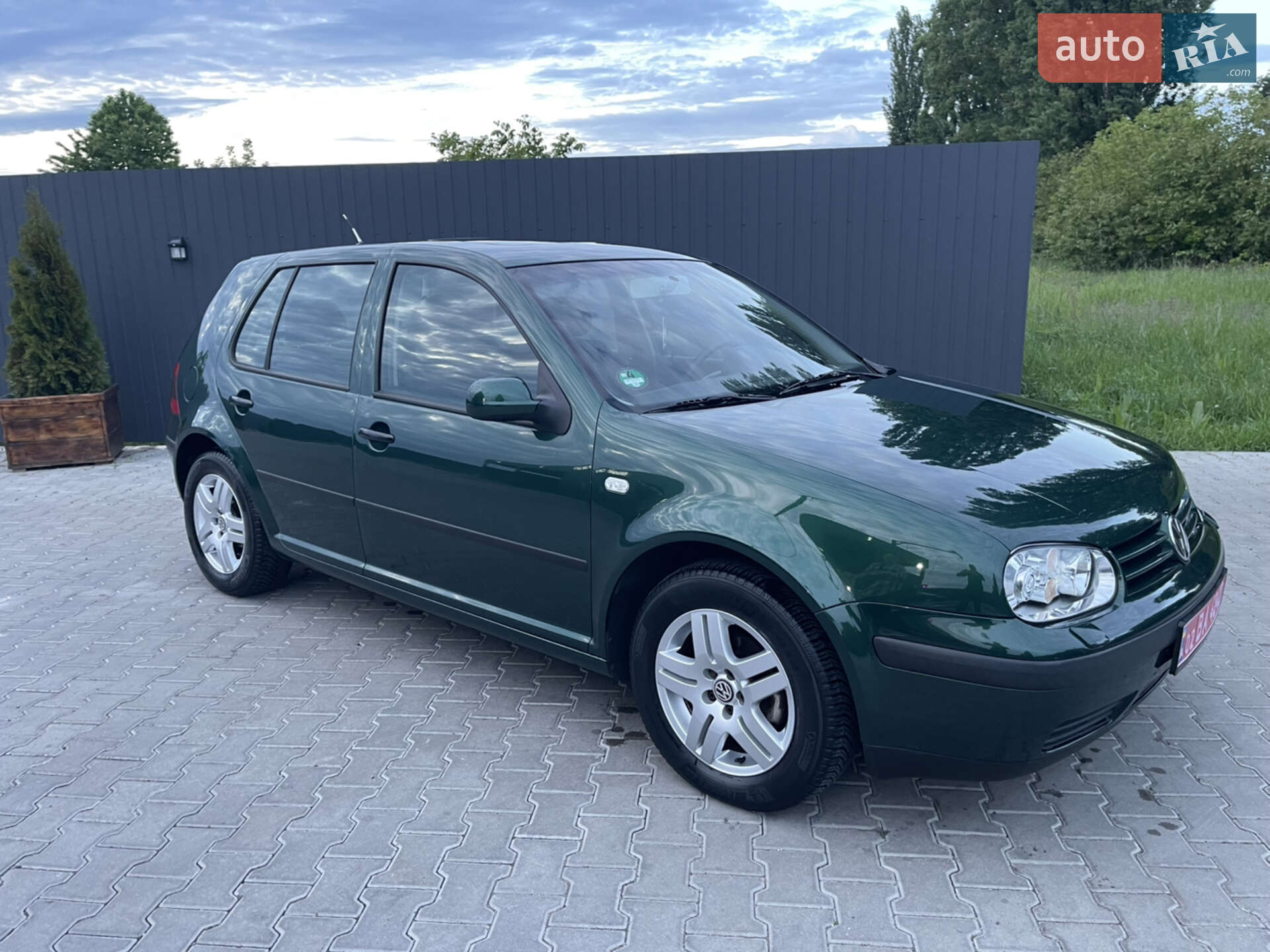 VOLKSWAGEN GOLF 2002