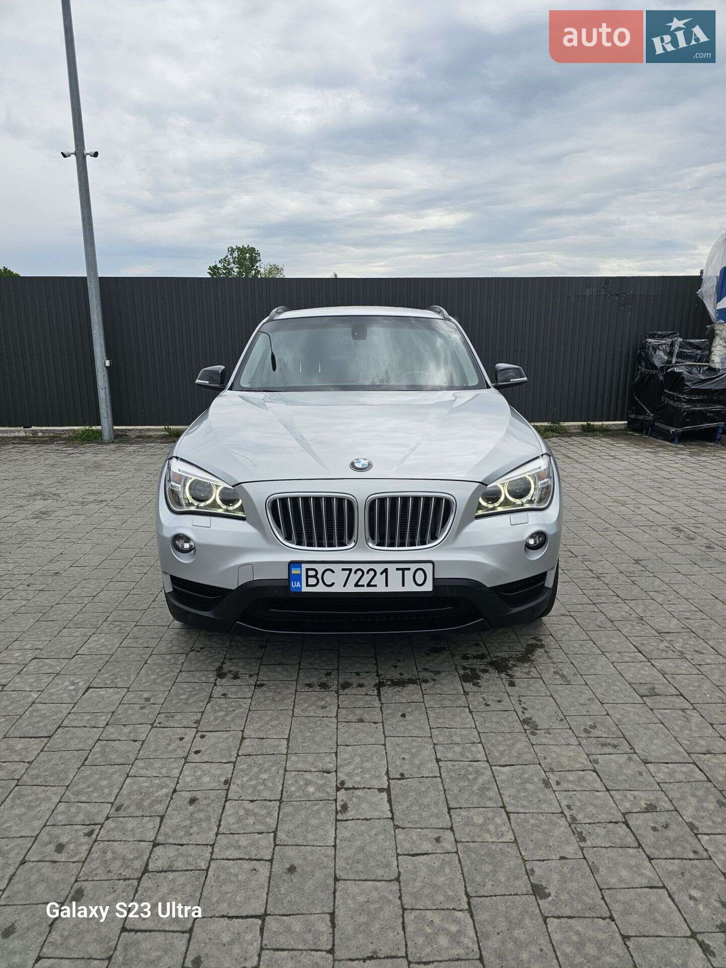 Головне фото звіту автомобіля BMW X1 2012