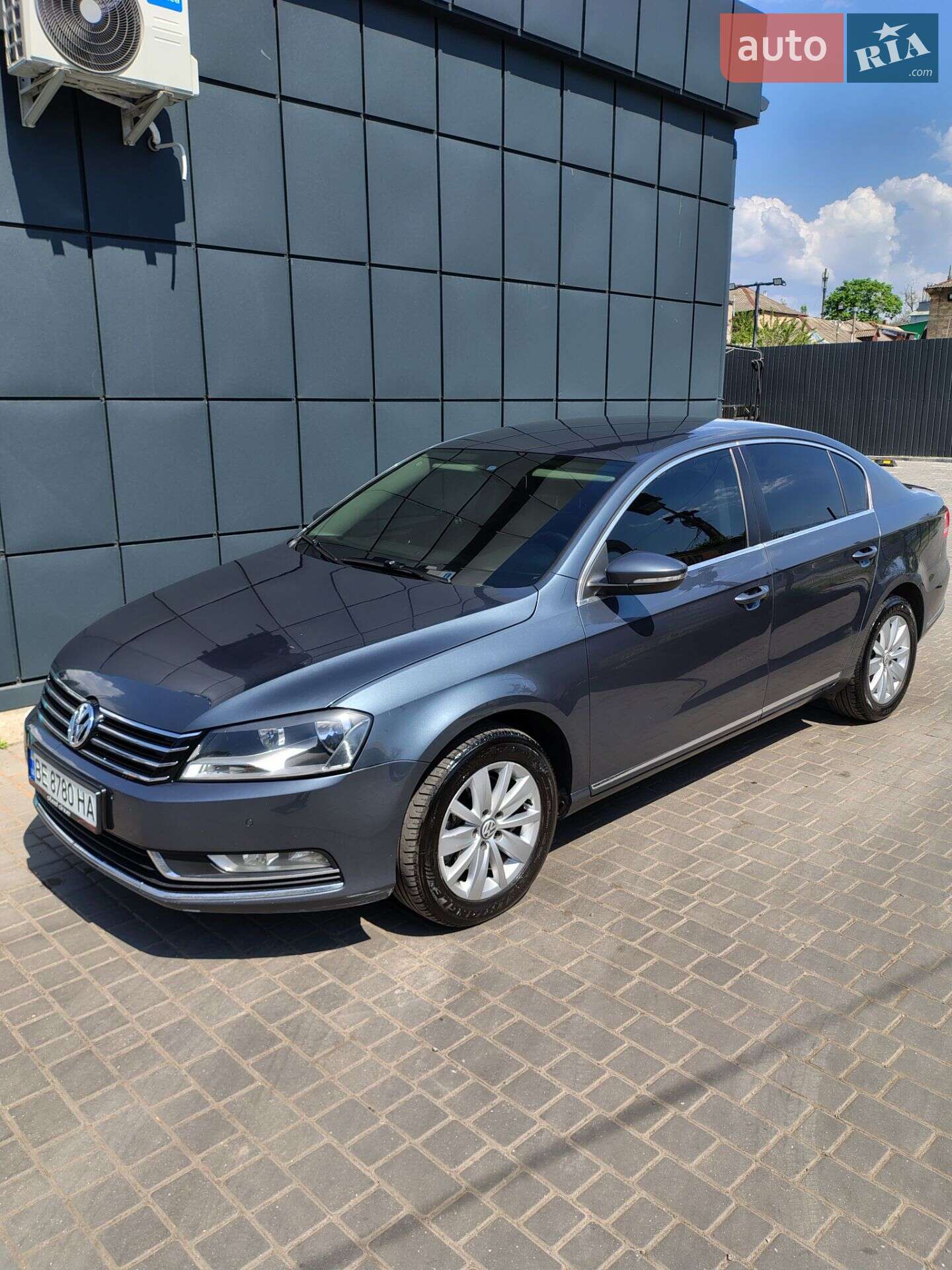 VOLKSWAGEN PASSAT 2012