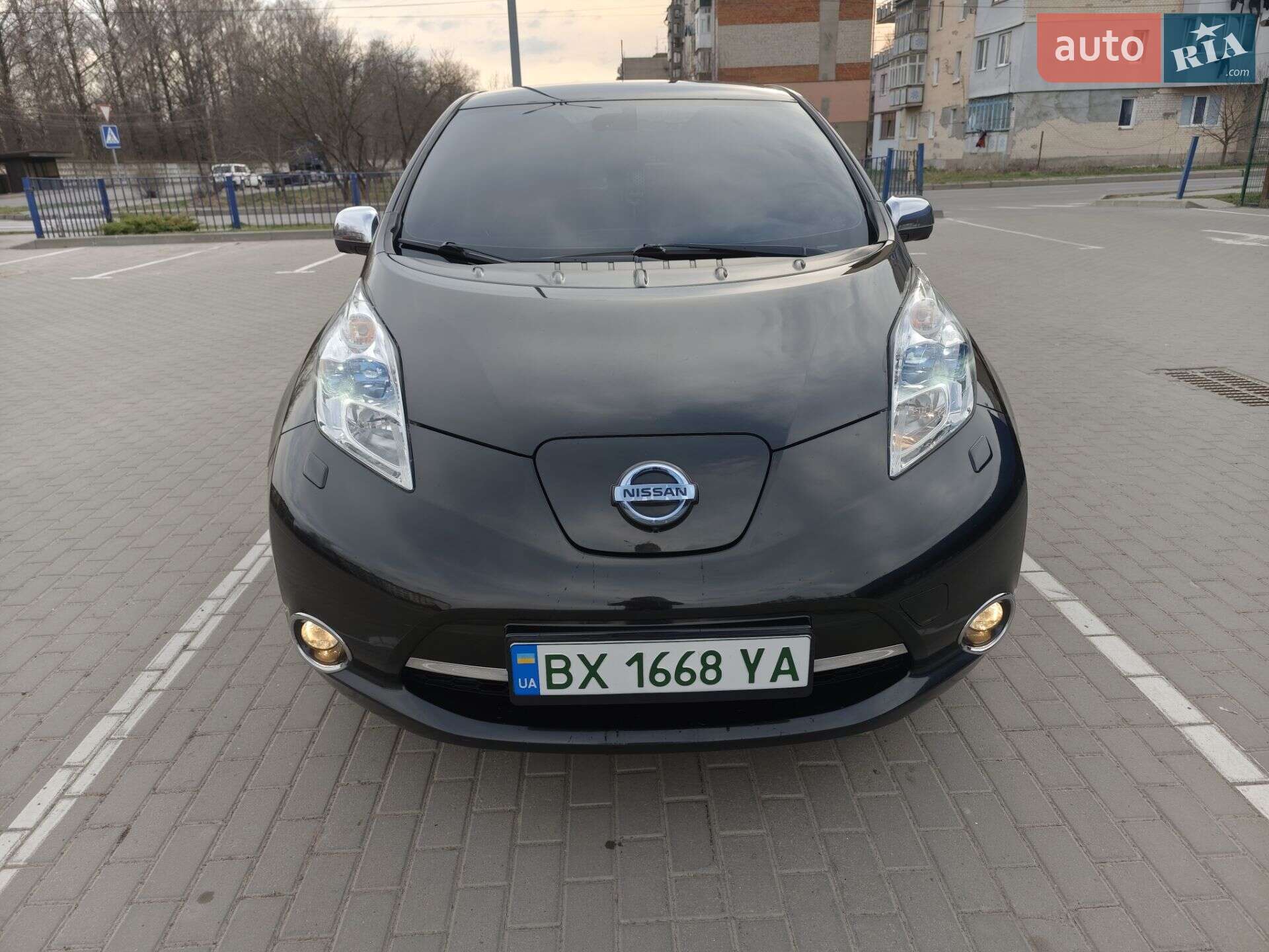 NISSAN LEAF 2016