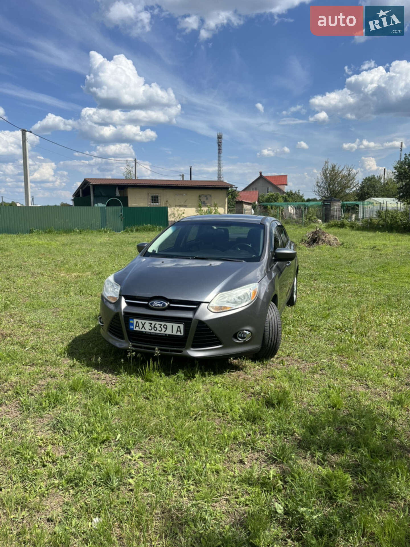 Головне фото звіту автомобіля FORD FOCUS 2012