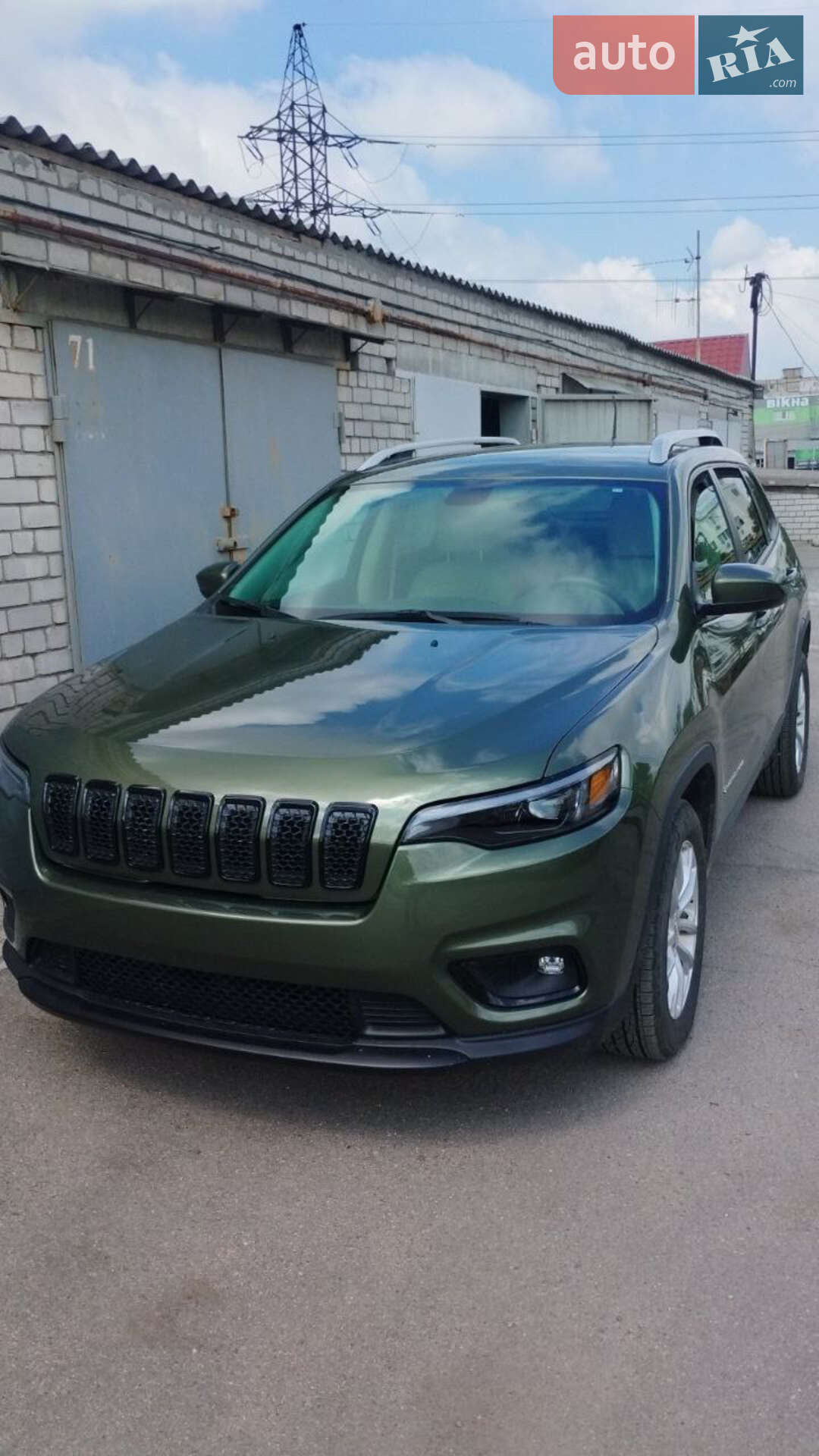 Головне фото звіту автомобіля JEEP CHEROKEE 2020