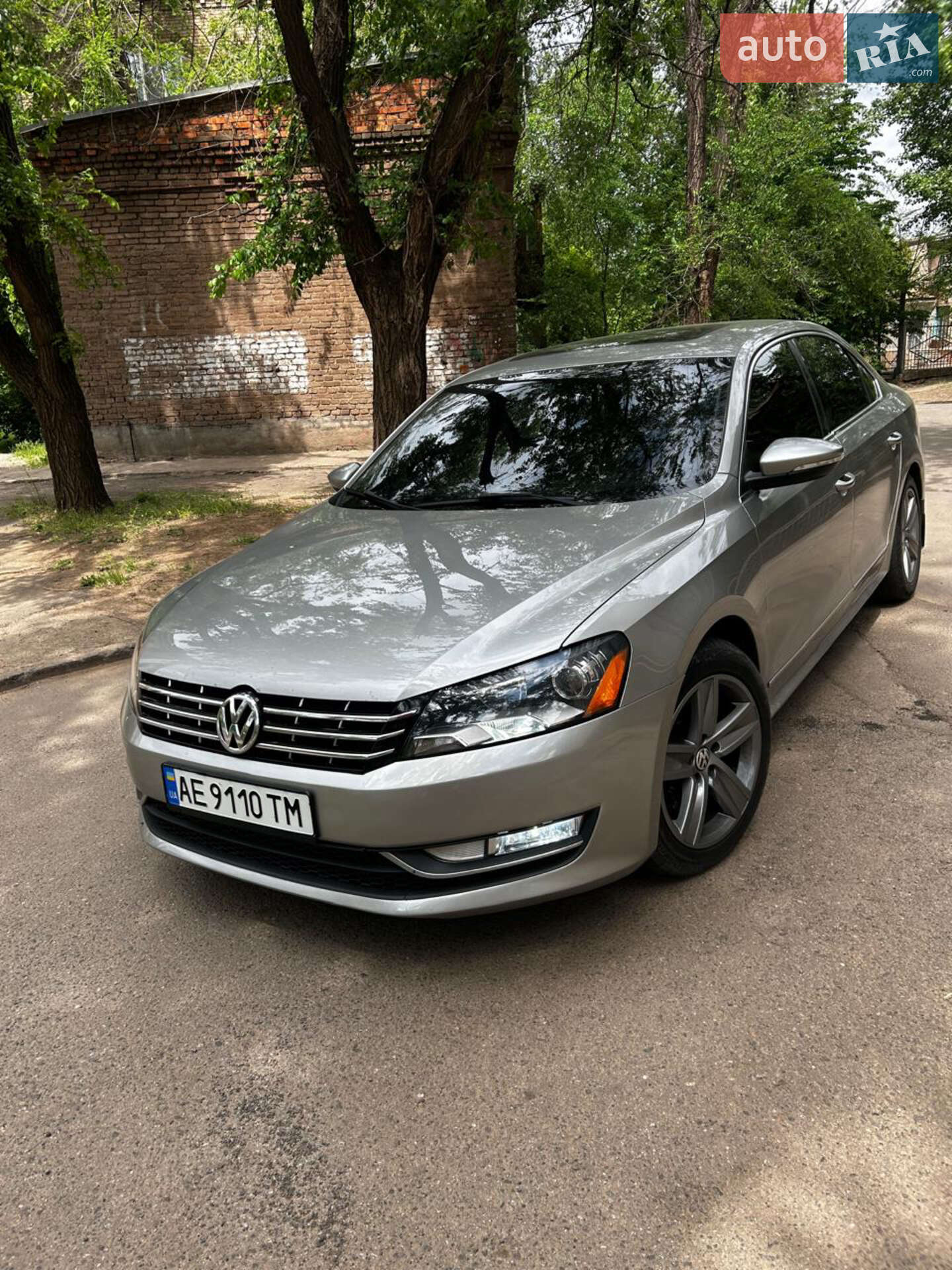 VOLKSWAGEN PASSAT 2011