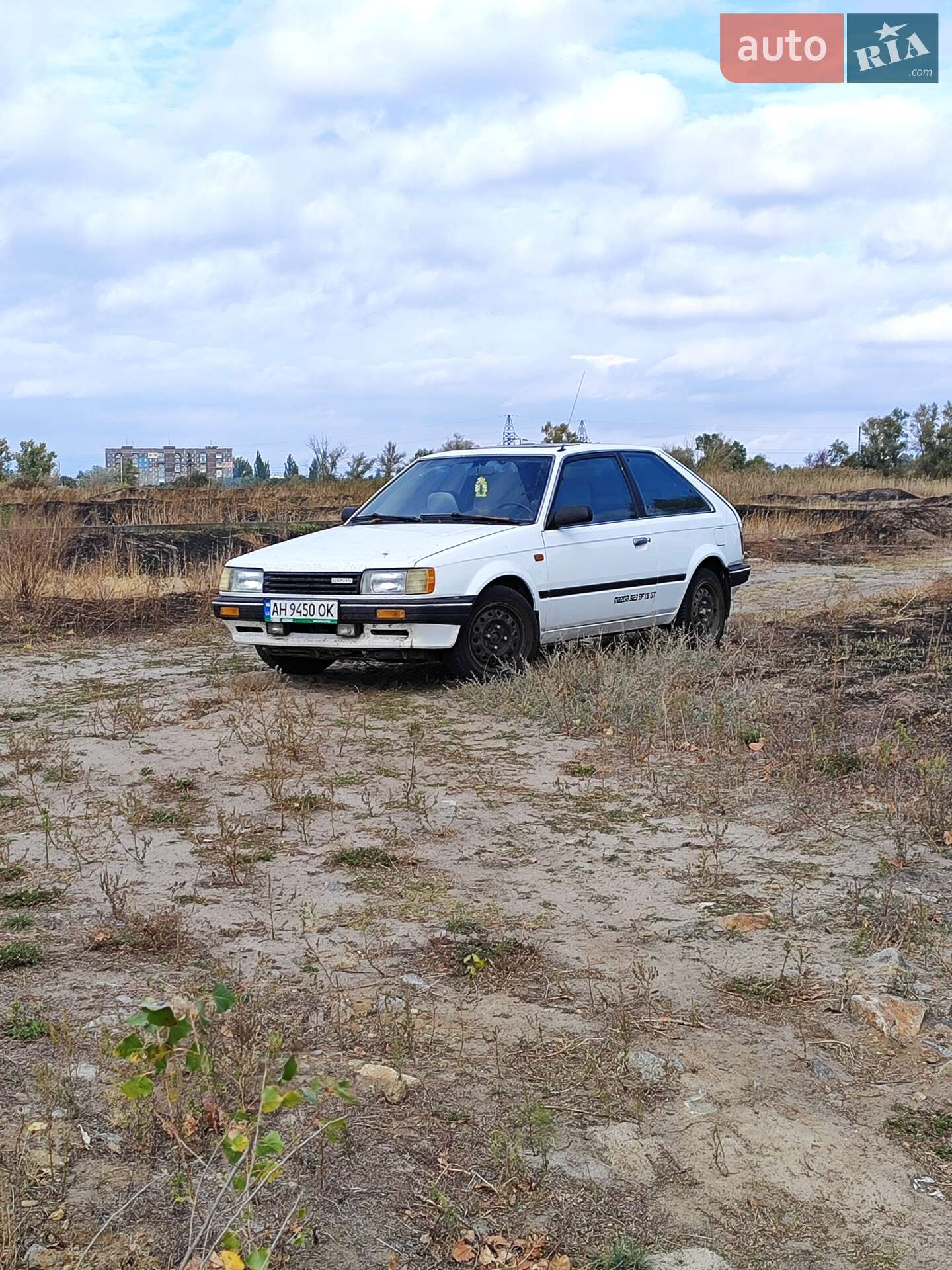 MAZDA 323 1987