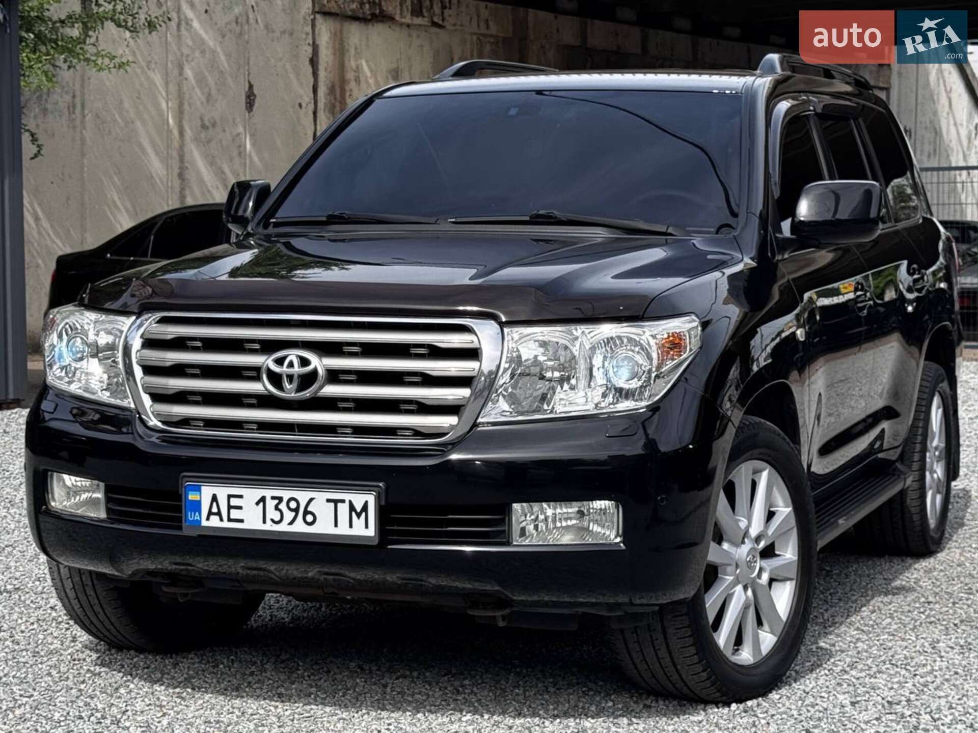 TOYOTA LAND CRUISER 200 2010