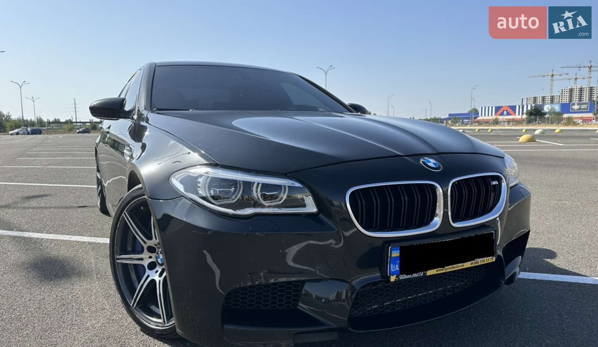 BMW M5 2011