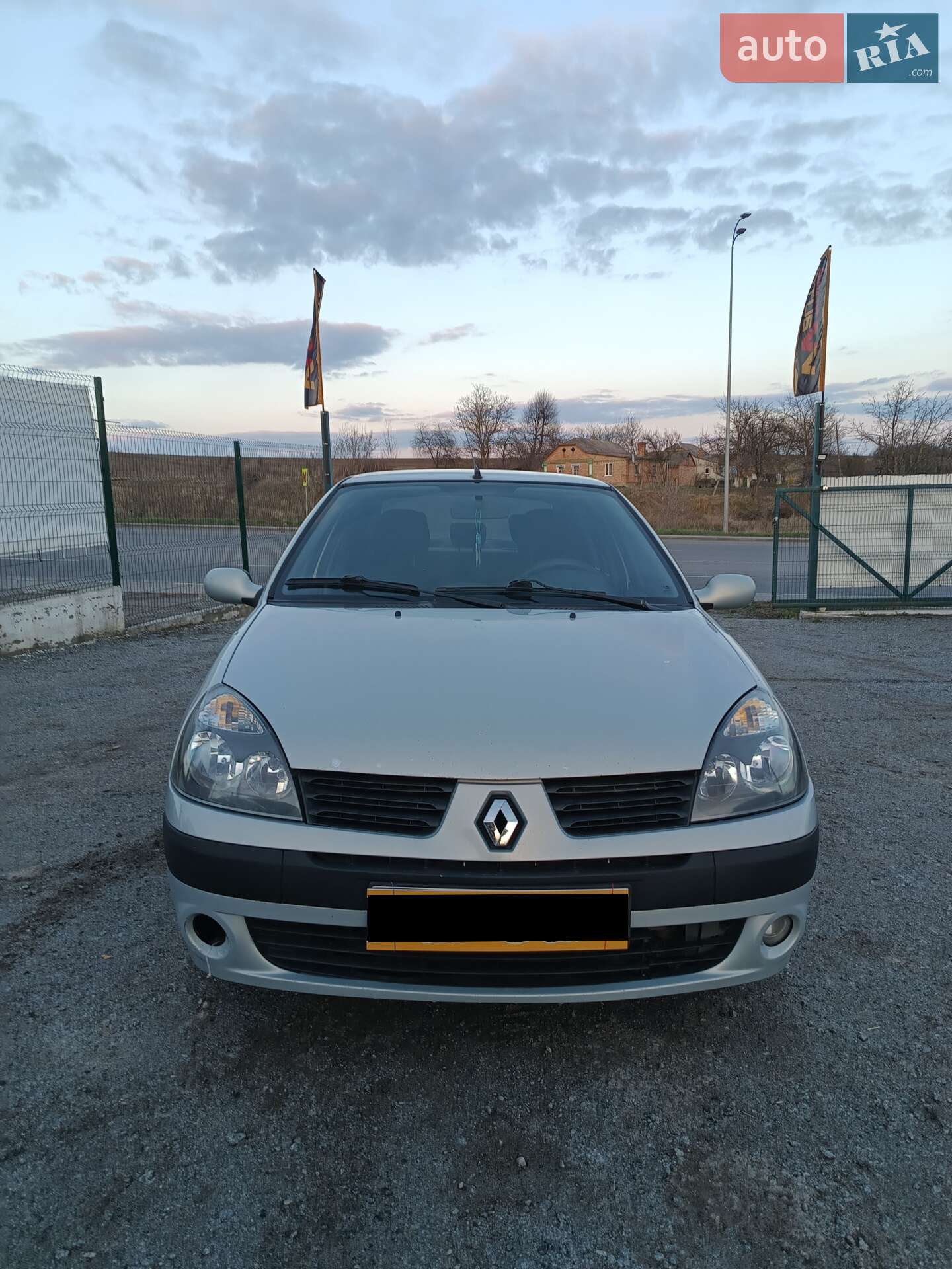 RENAULT CLIO 2002