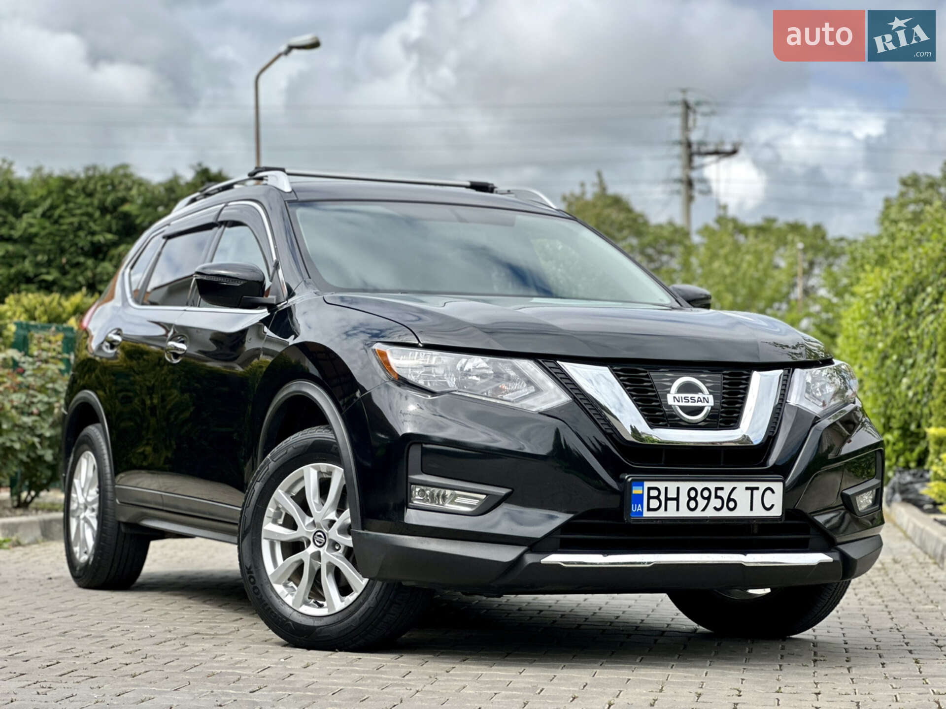 NISSAN ROGUE 2017