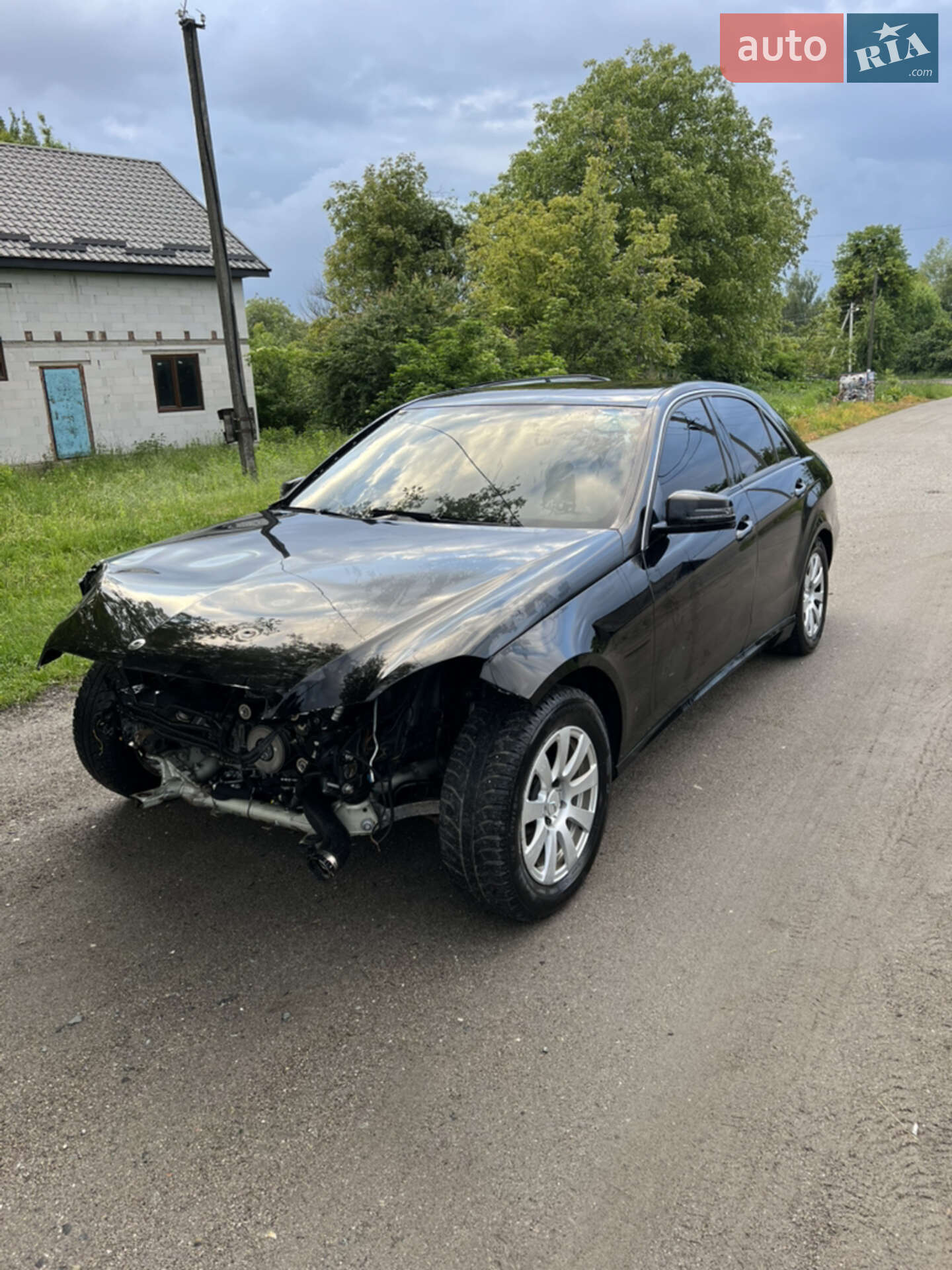 Головне фото звіту автомобіля MERCEDES-BENZ E 200 2011