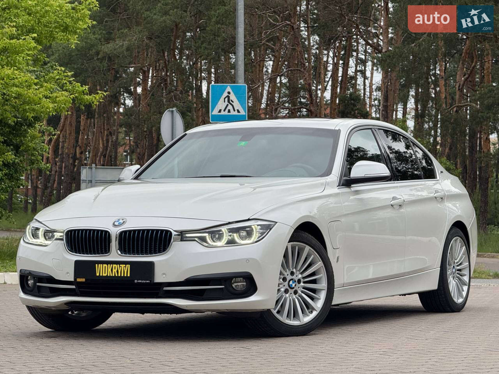 BMW 330Е 2017