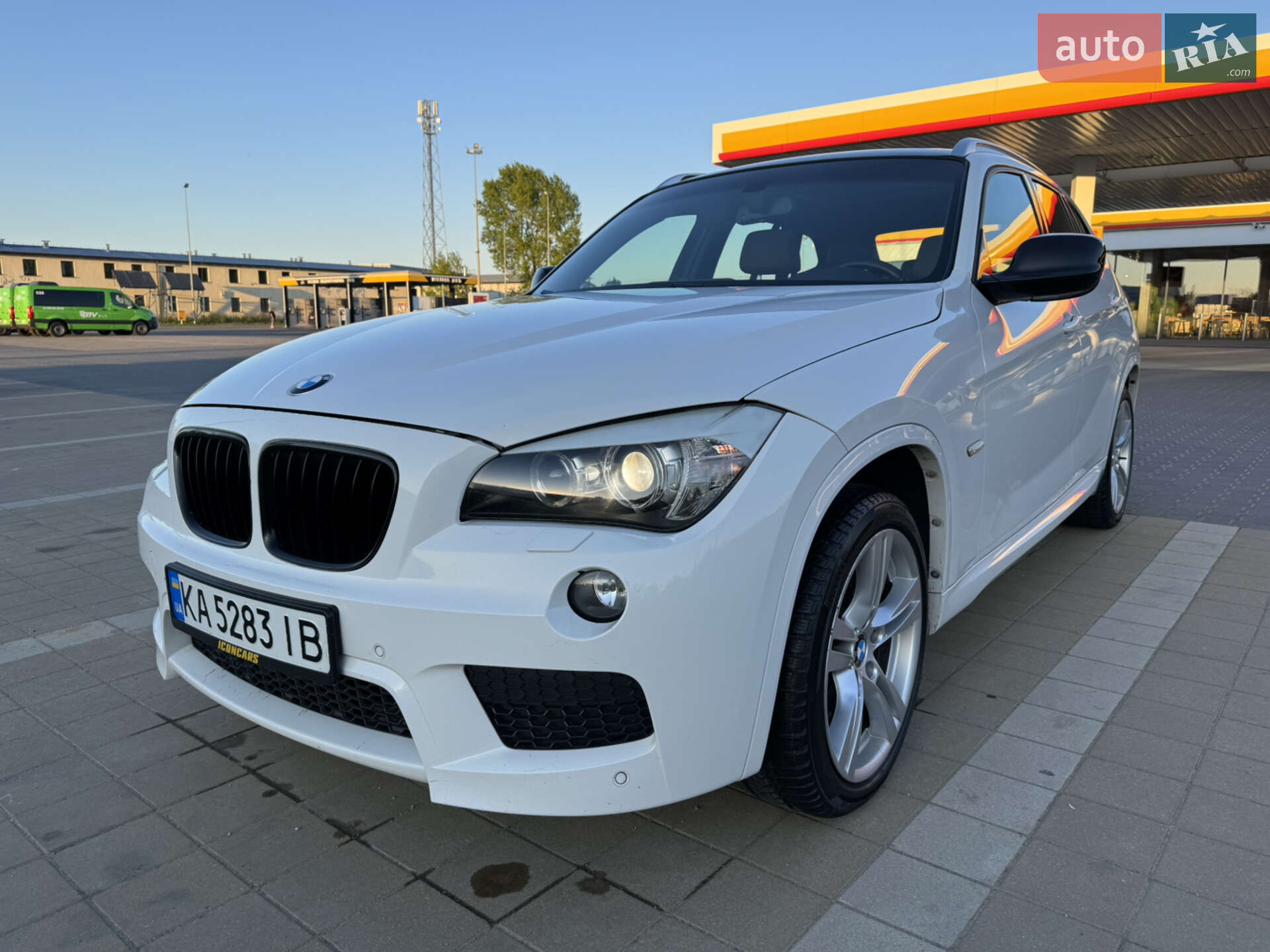 Головне фото звіту автомобіля BMW X1 2012