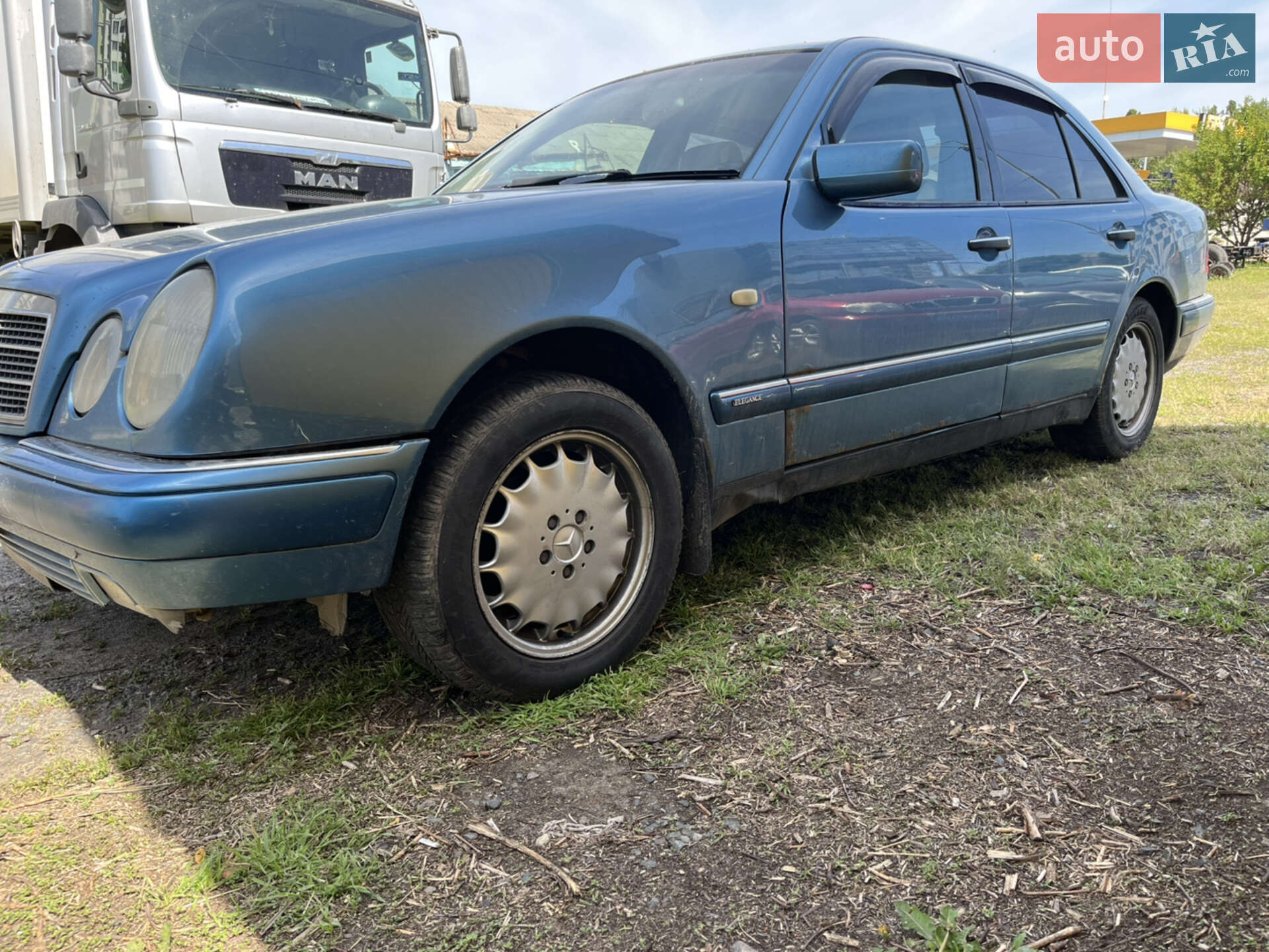 MERCEDES-BENZ E 280 1998