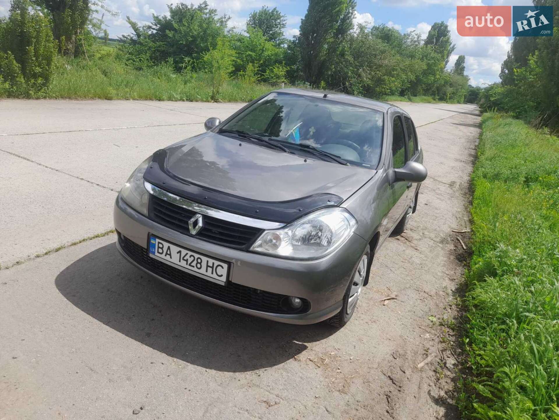 Головне фото звіту автомобіля RENAULT CLIO 2010