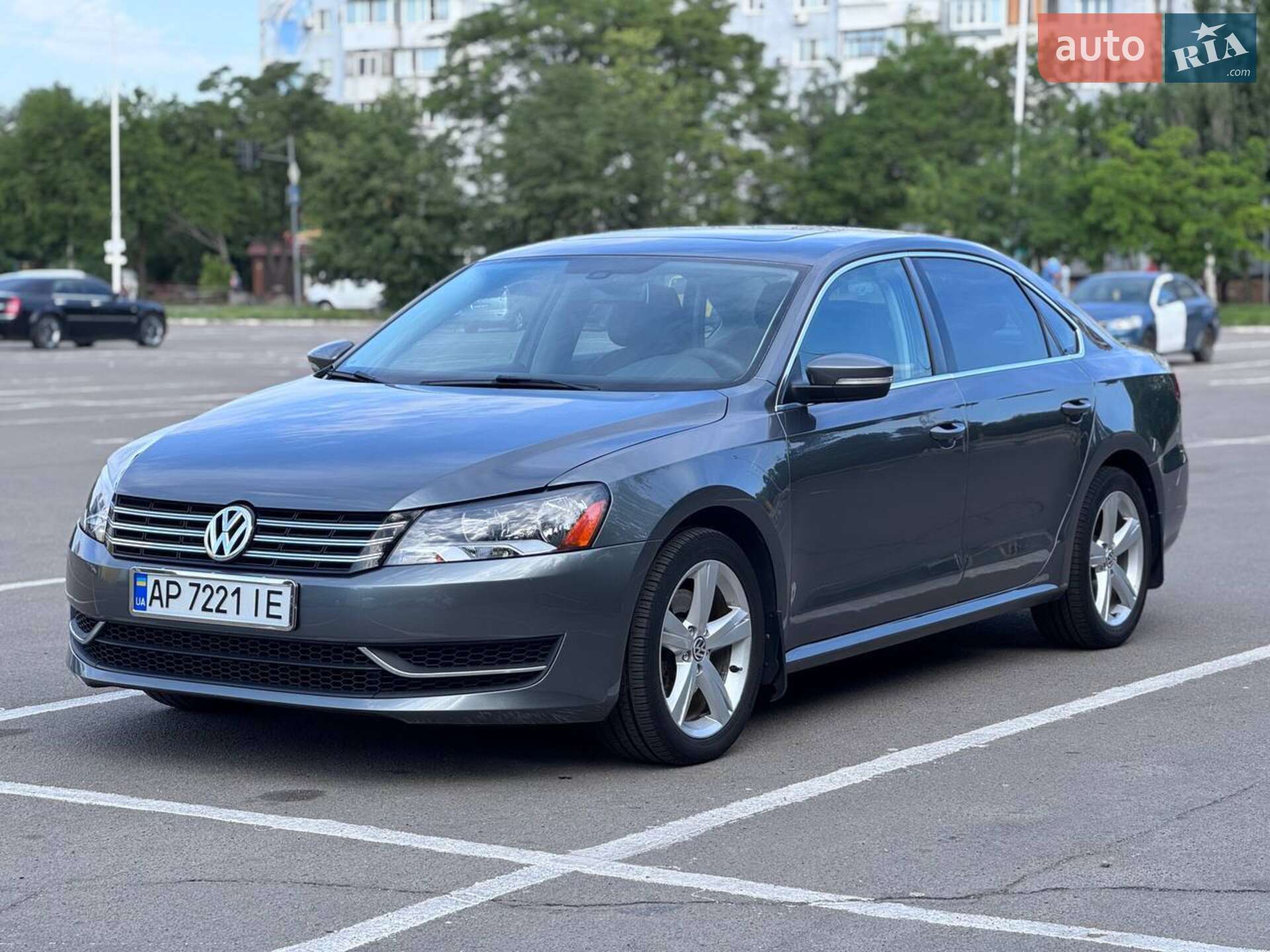 VOLKSWAGEN PASSAT 2012