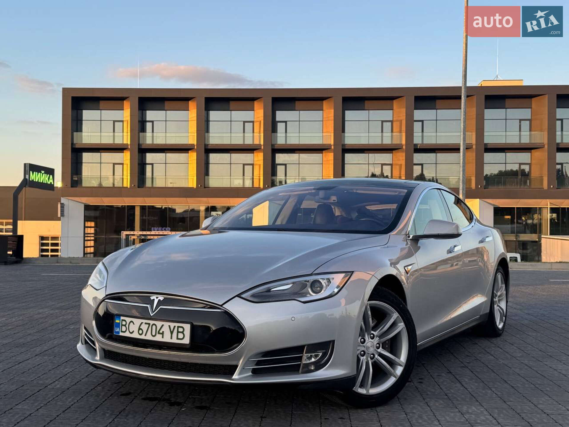 TESLA MODEL S 2014