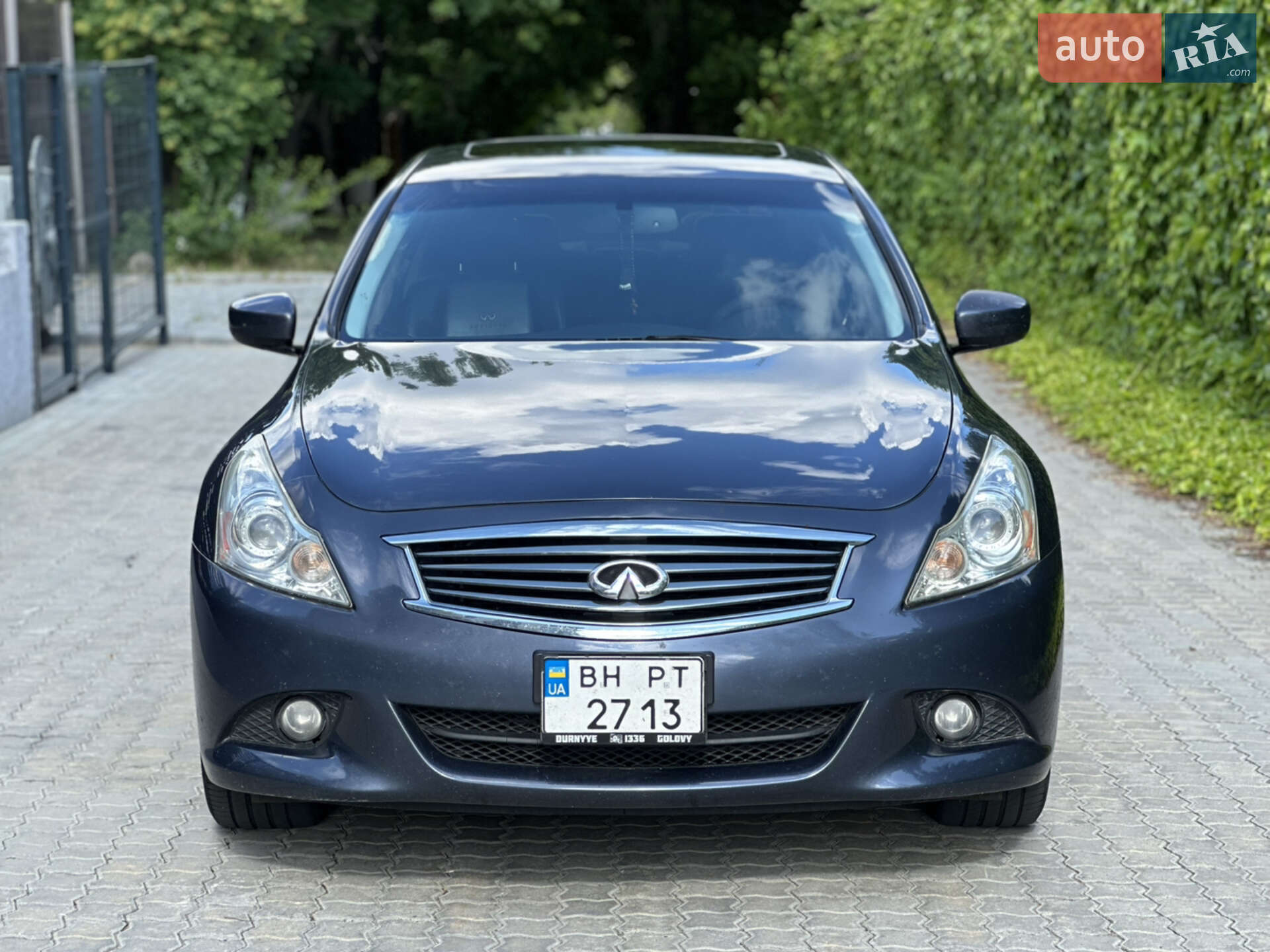 INFINITI G25 2012