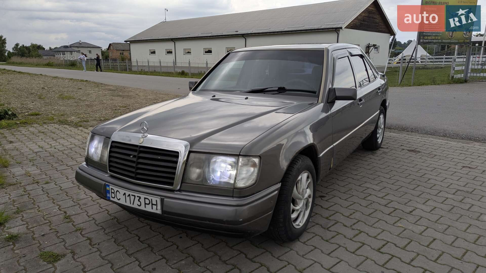 MERCEDES-BENZ 230 Е 1990