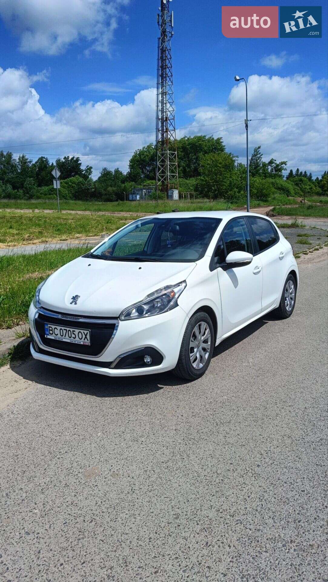 PEUGEOT 208 2019