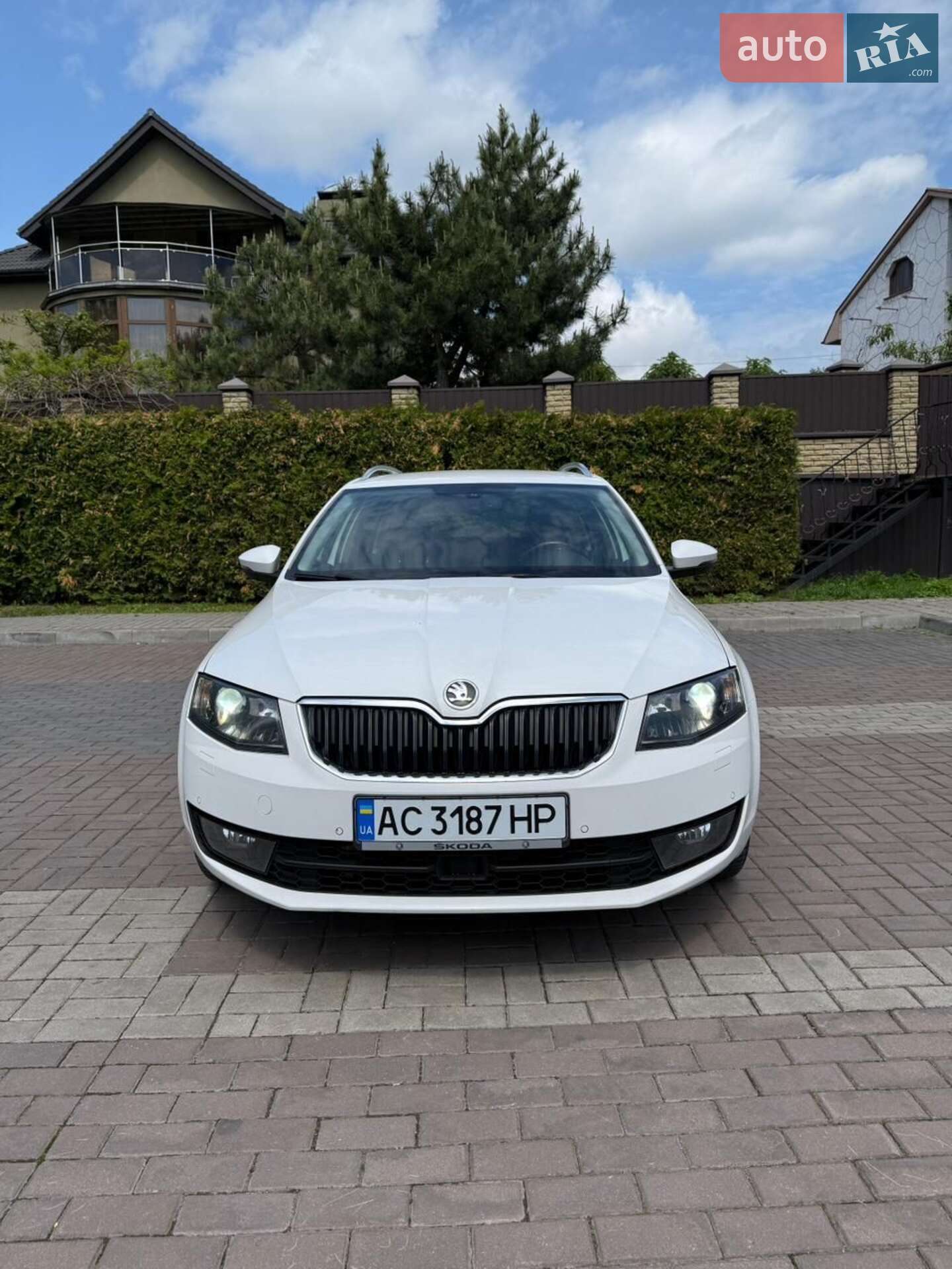 Головне фото звіту автомобіля SKODA OCTAVIA 2013