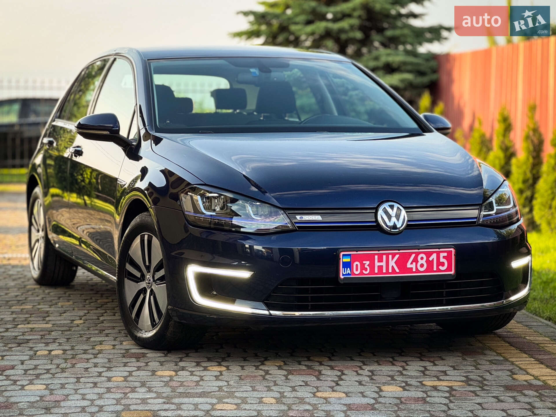 VOLKSWAGEN E-GOLF 2015