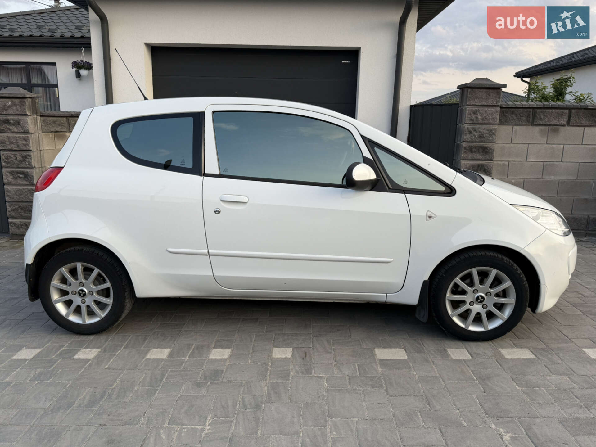 MITSUBISHI COLT 2008