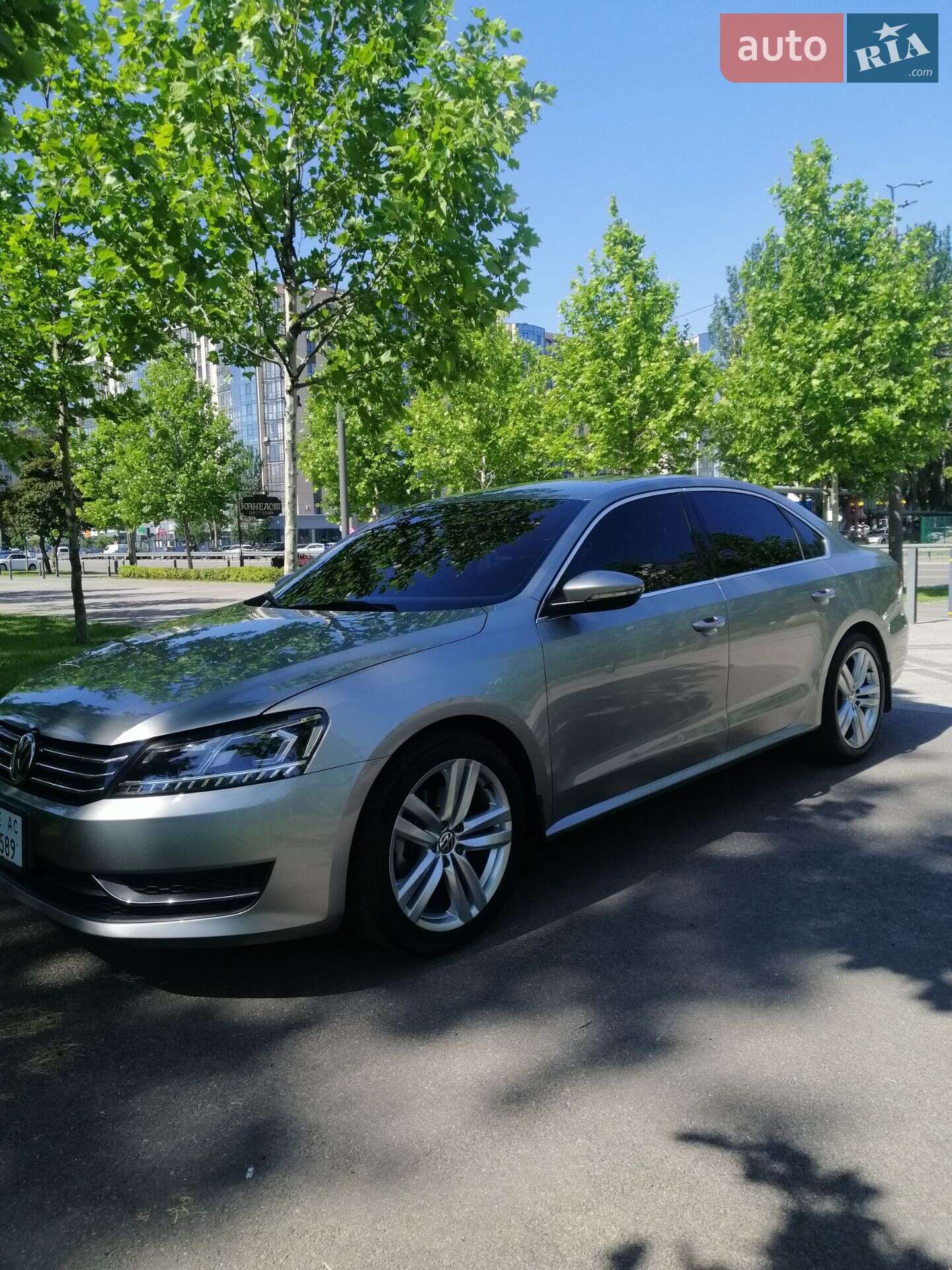 VOLKSWAGEN PASSAT 2012