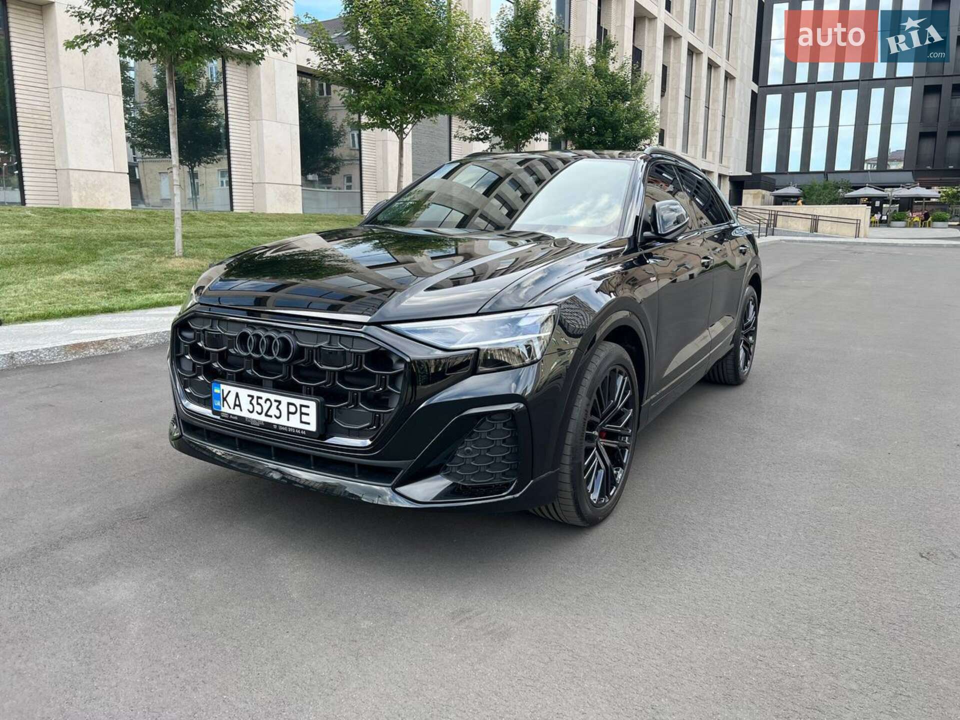 Головне фото звіту автомобіля AUDI Q8 2025