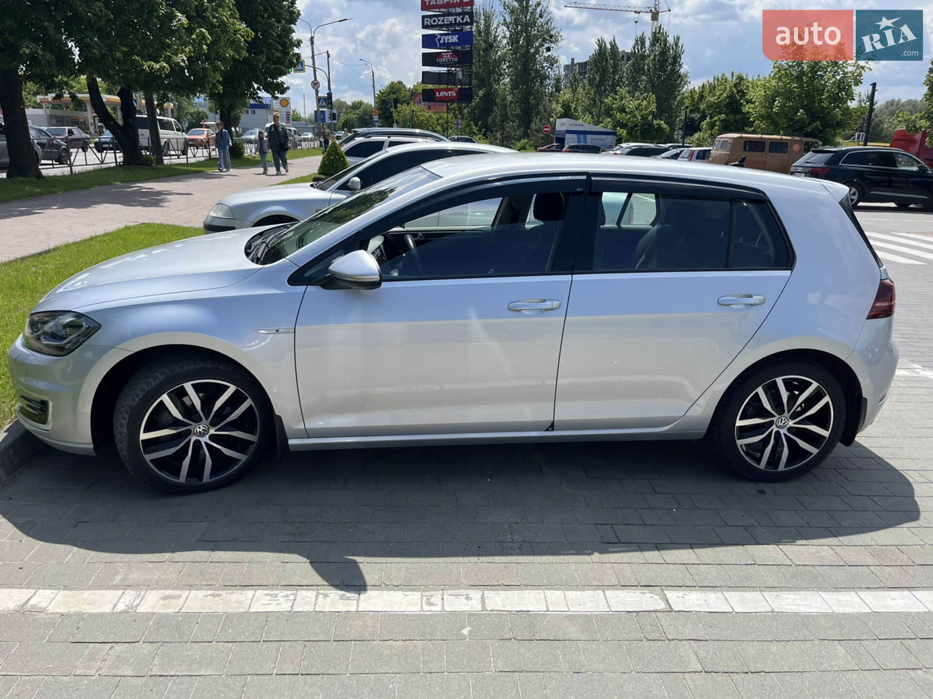 VOLKSWAGEN E-GOLF 2018