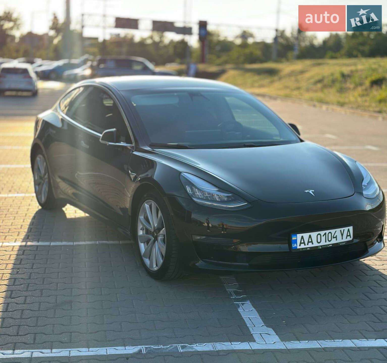 TESLA MODEL 3