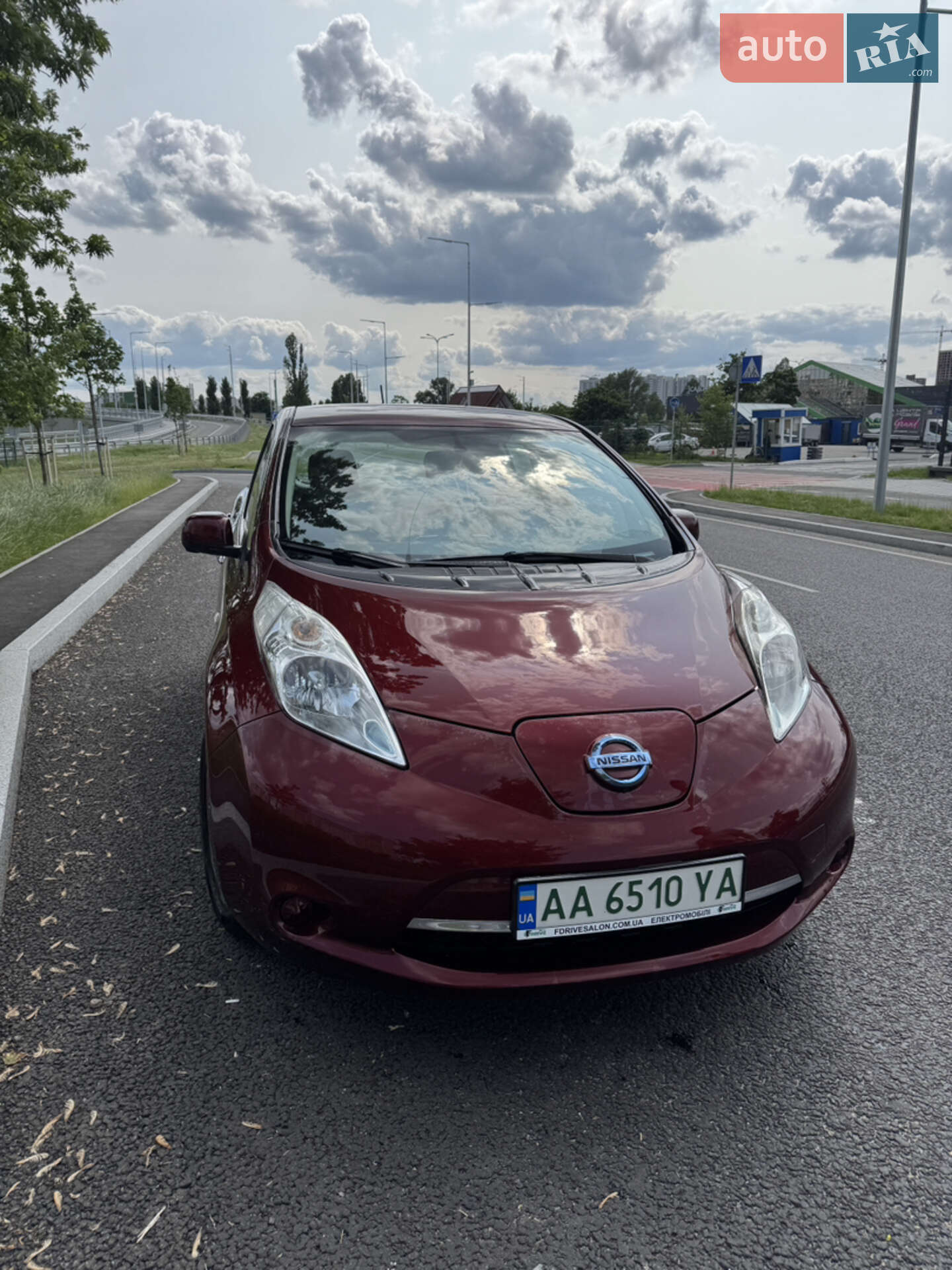 Головне фото звіту автомобіля NISSAN LEAF 2015