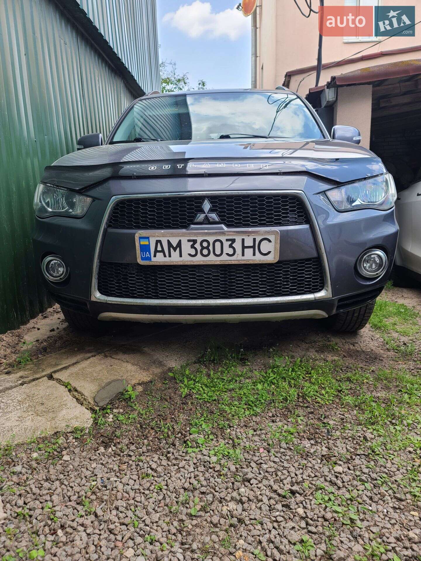 MITSUBISHI OUTLANDER 2011