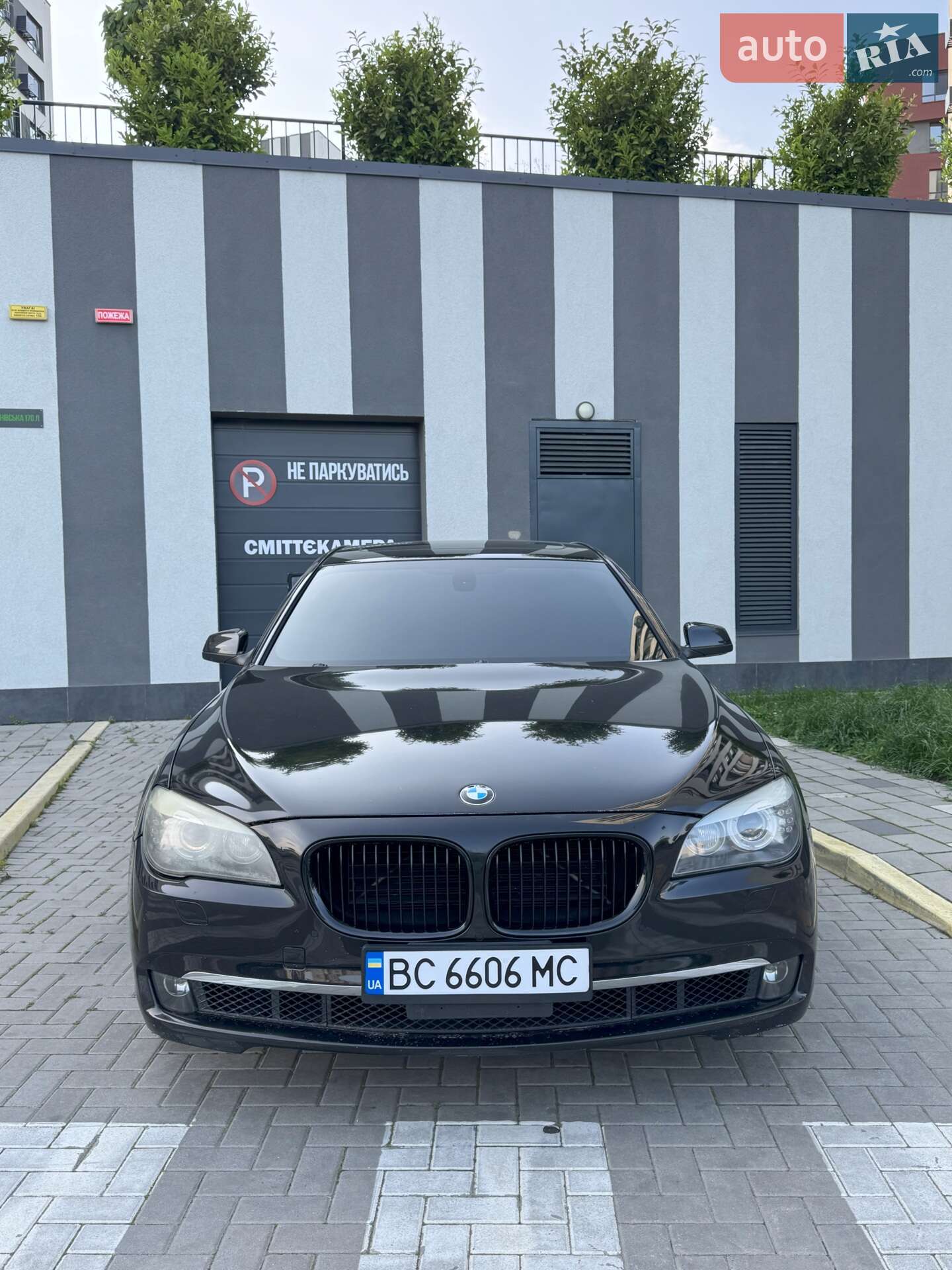 BMW 740I 2011
