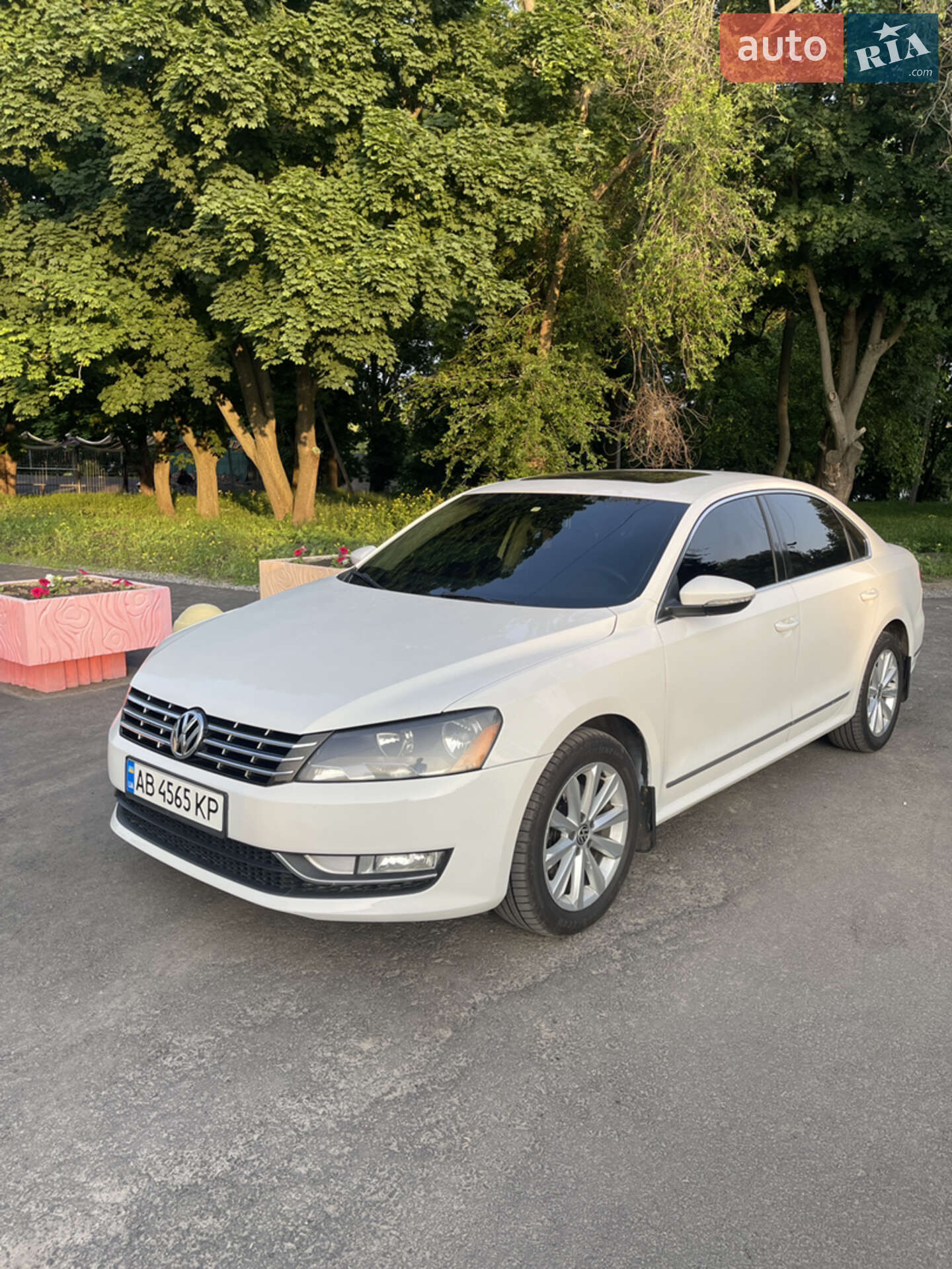 VOLKSWAGEN PASSAT 2012