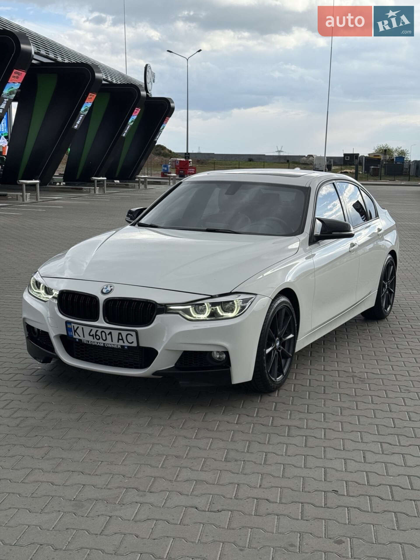 BMW 328I