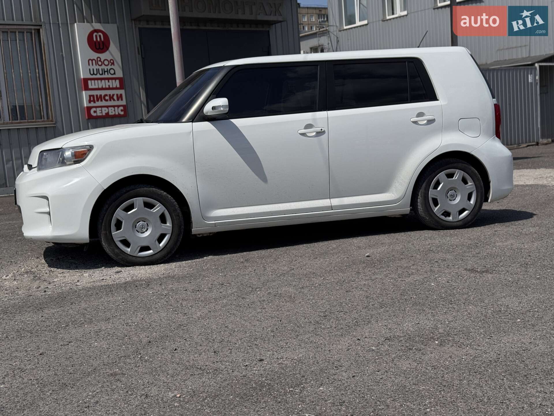 TOYOTA SCION 2013