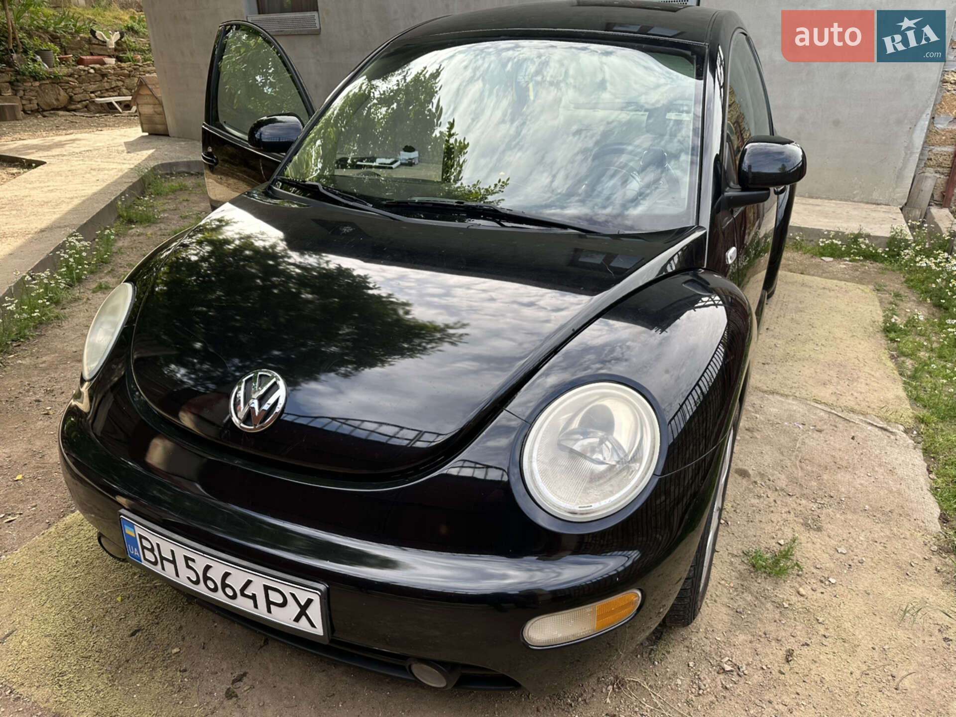 Головне фото звіту автомобіля VOLKSWAGEN BEETLE 2002