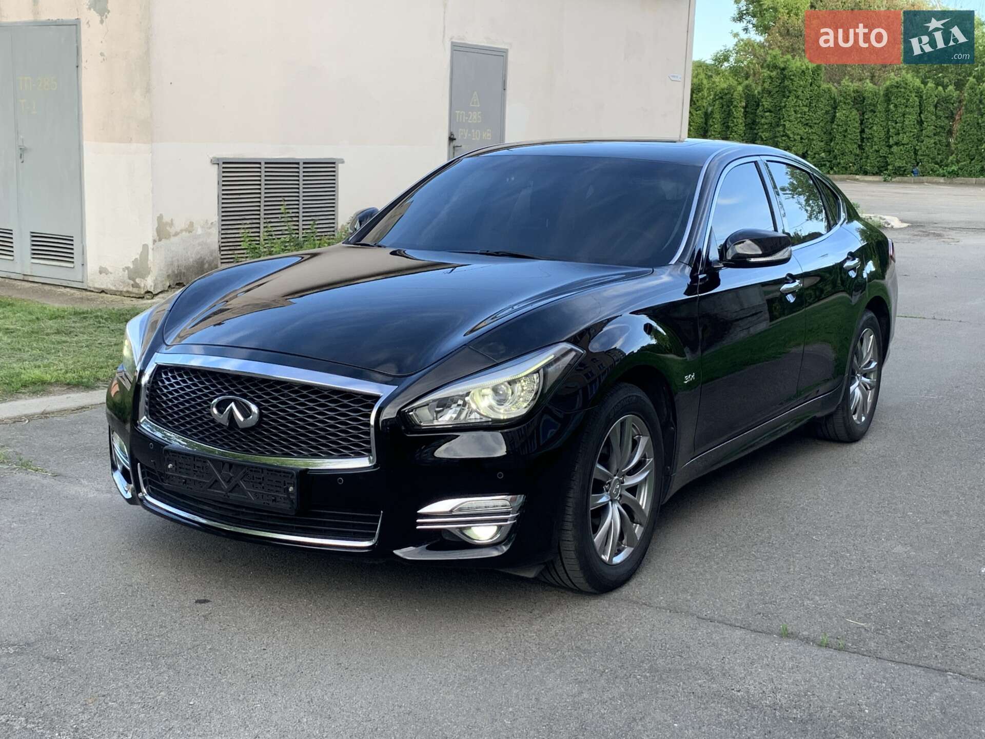 INFINITI Q70 2015