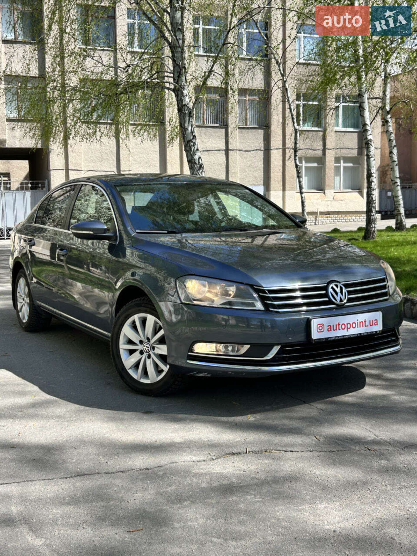 VOLKSWAGEN PASSAT 2012